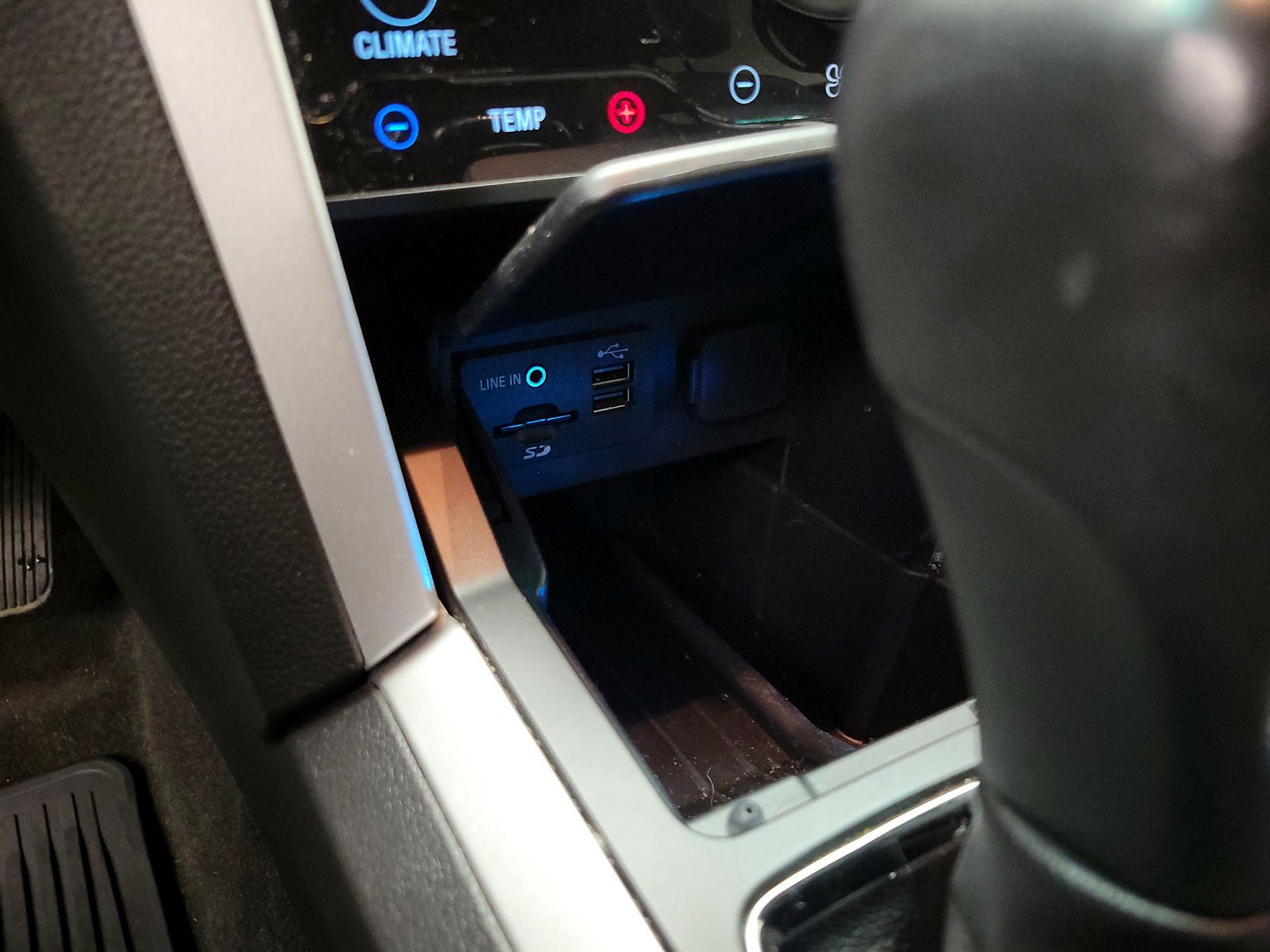 Thumbnail: 2015 Ford Explorer - 19