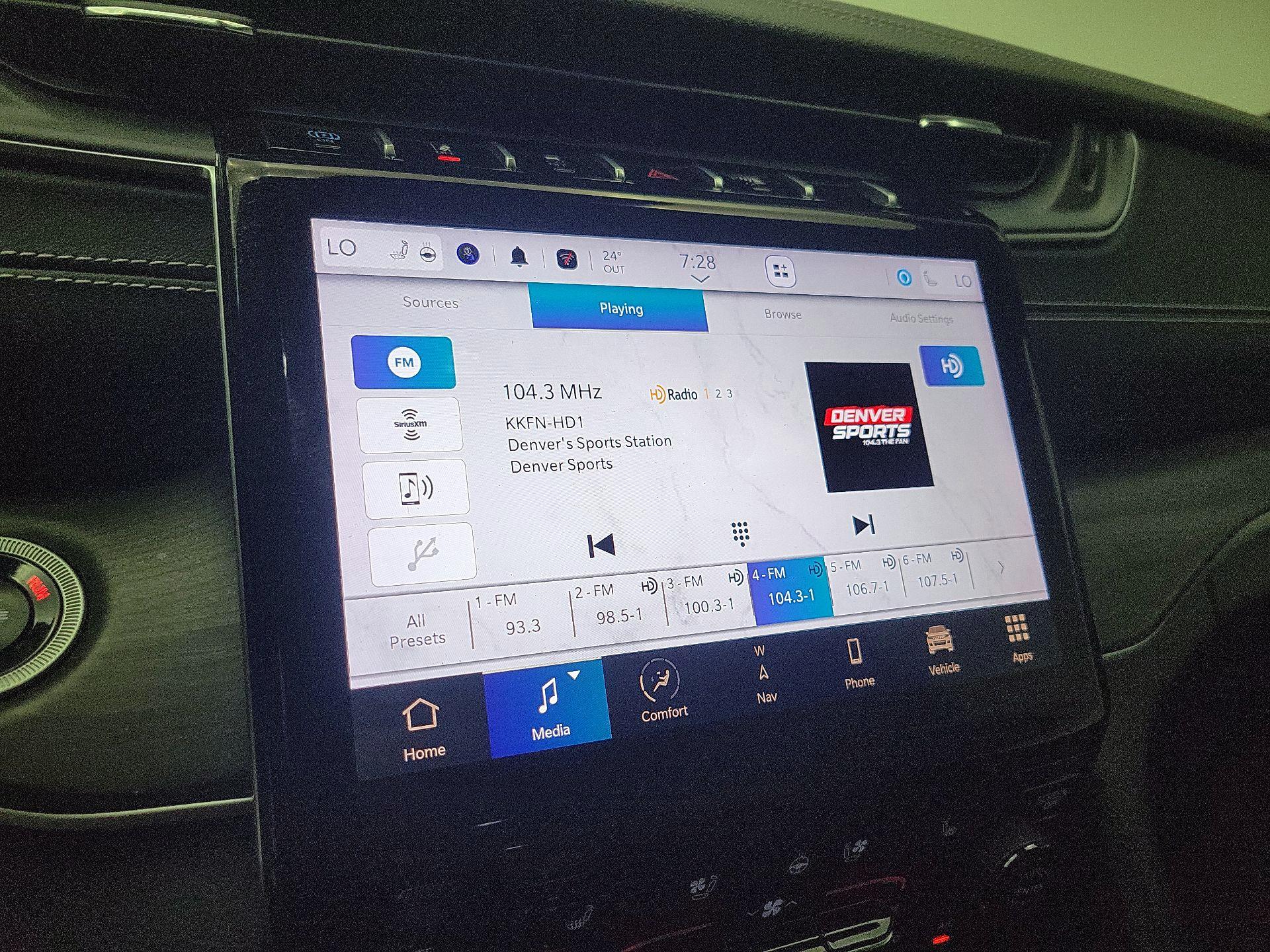 Thumbnail: 2024 Jeep Grand Cherokee - 16