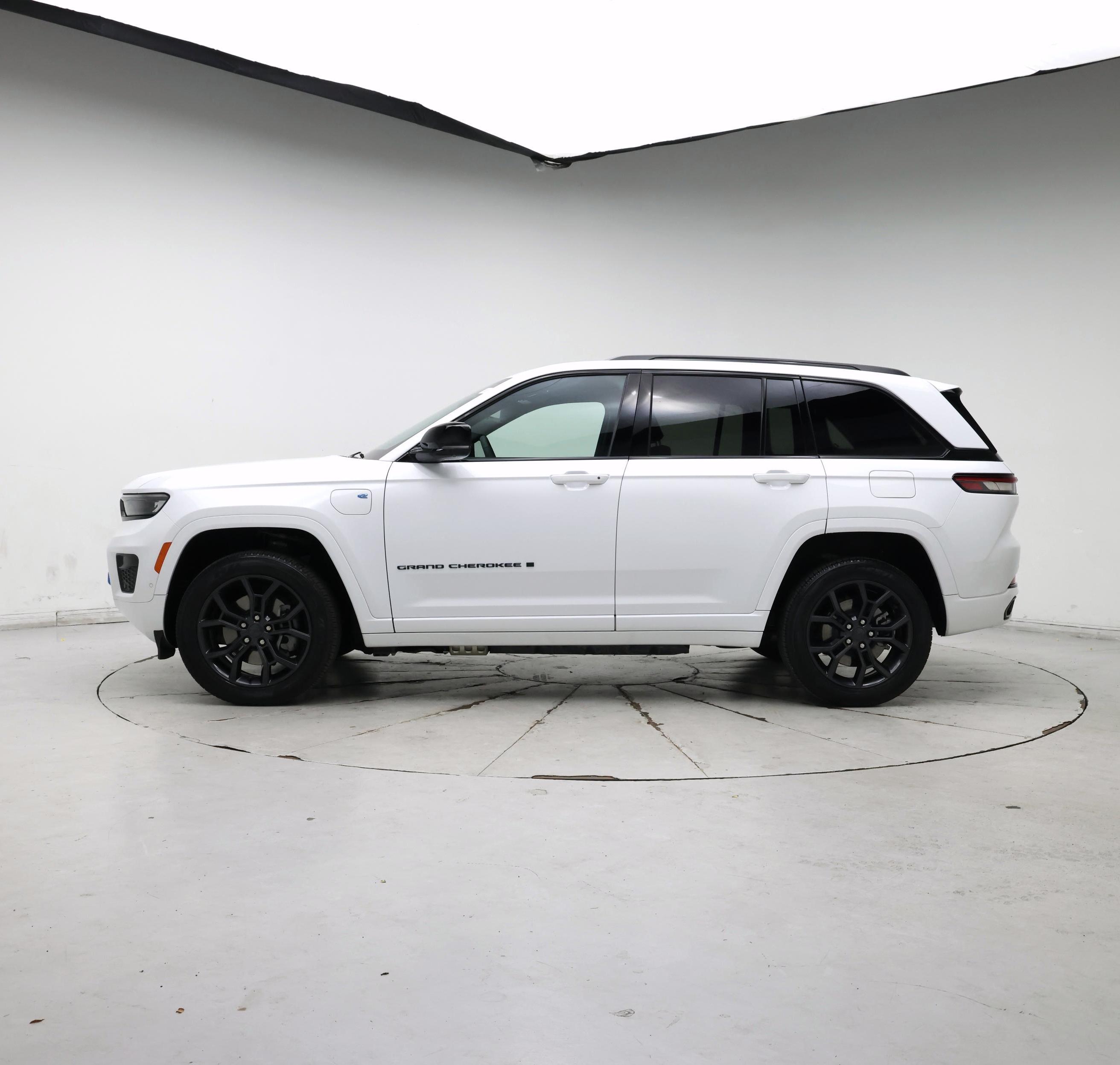 Thumbnail: 2024 Jeep Grand Cherokee - 3