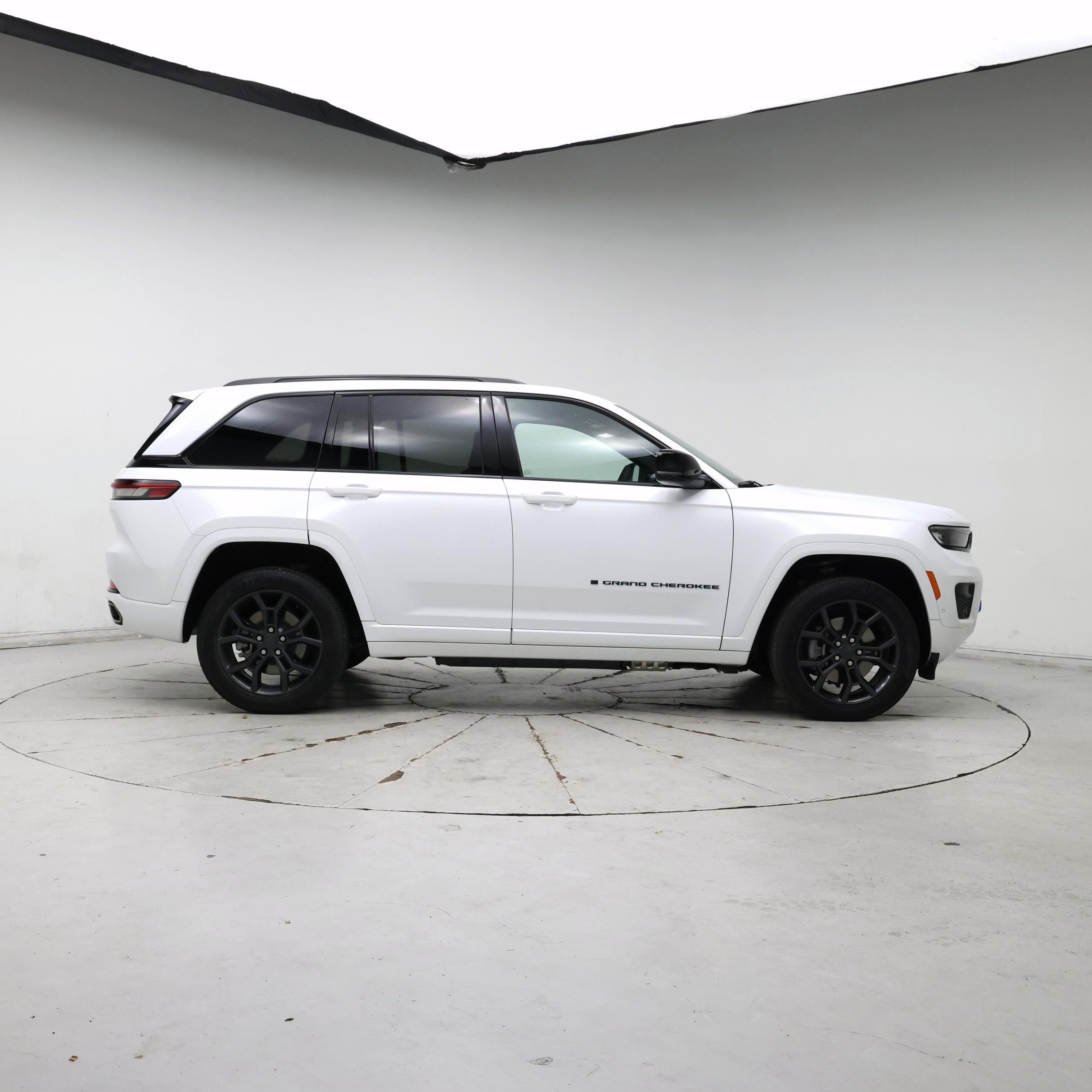 Thumbnail: 2024 Jeep Grand Cherokee - 7