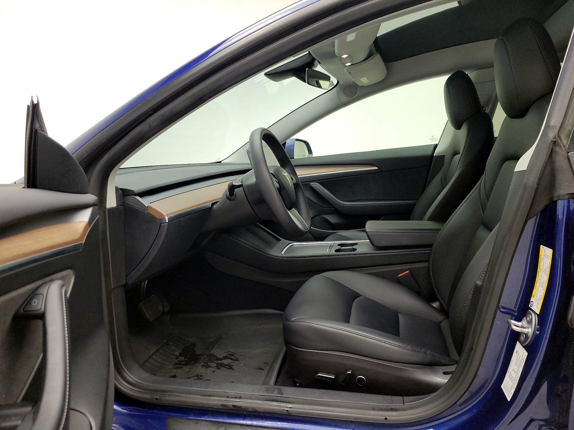 Thumbnail: 2022 Tesla Model 3 - 11