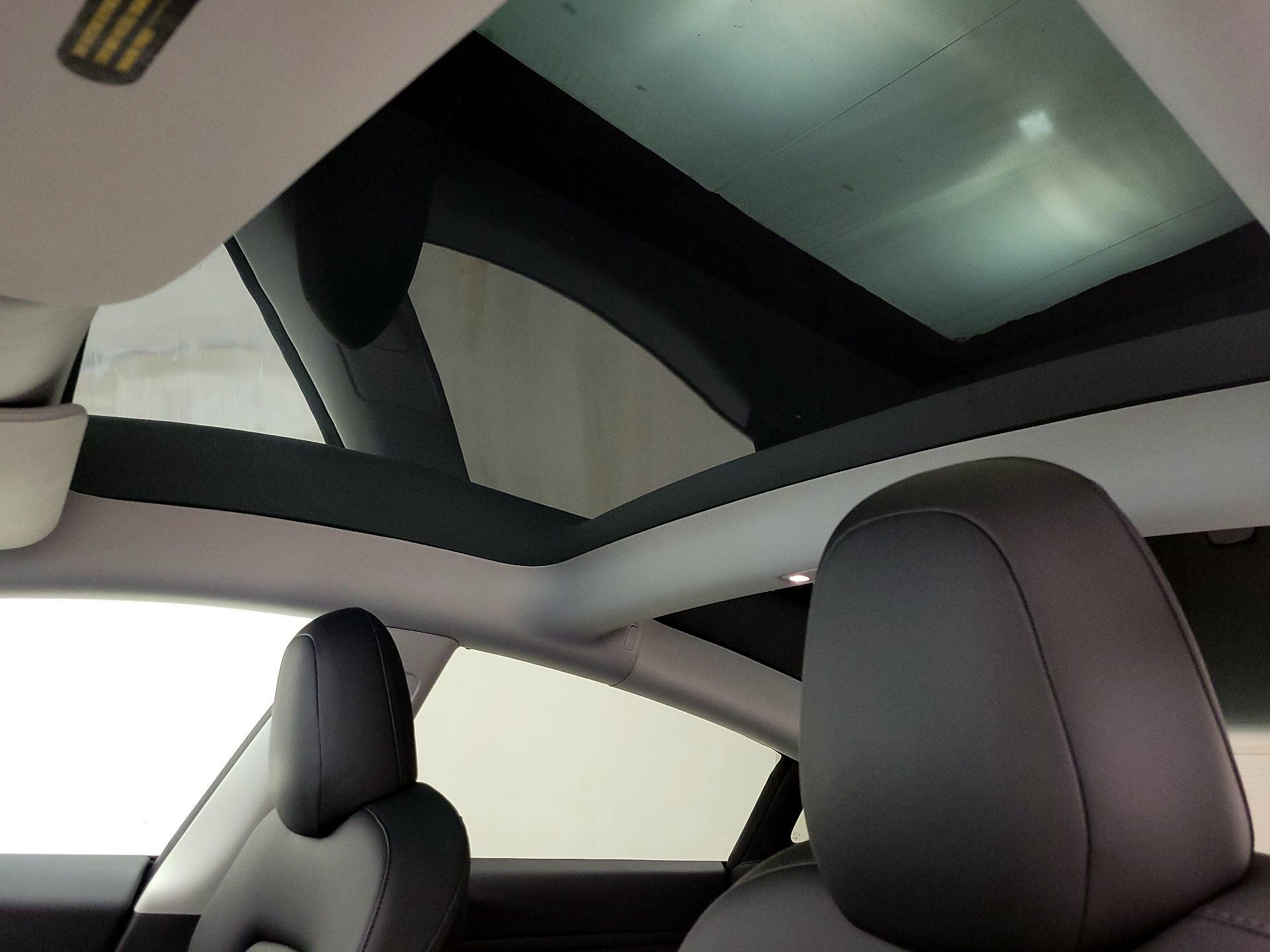 Thumbnail: 2022 Tesla Model 3 - 19