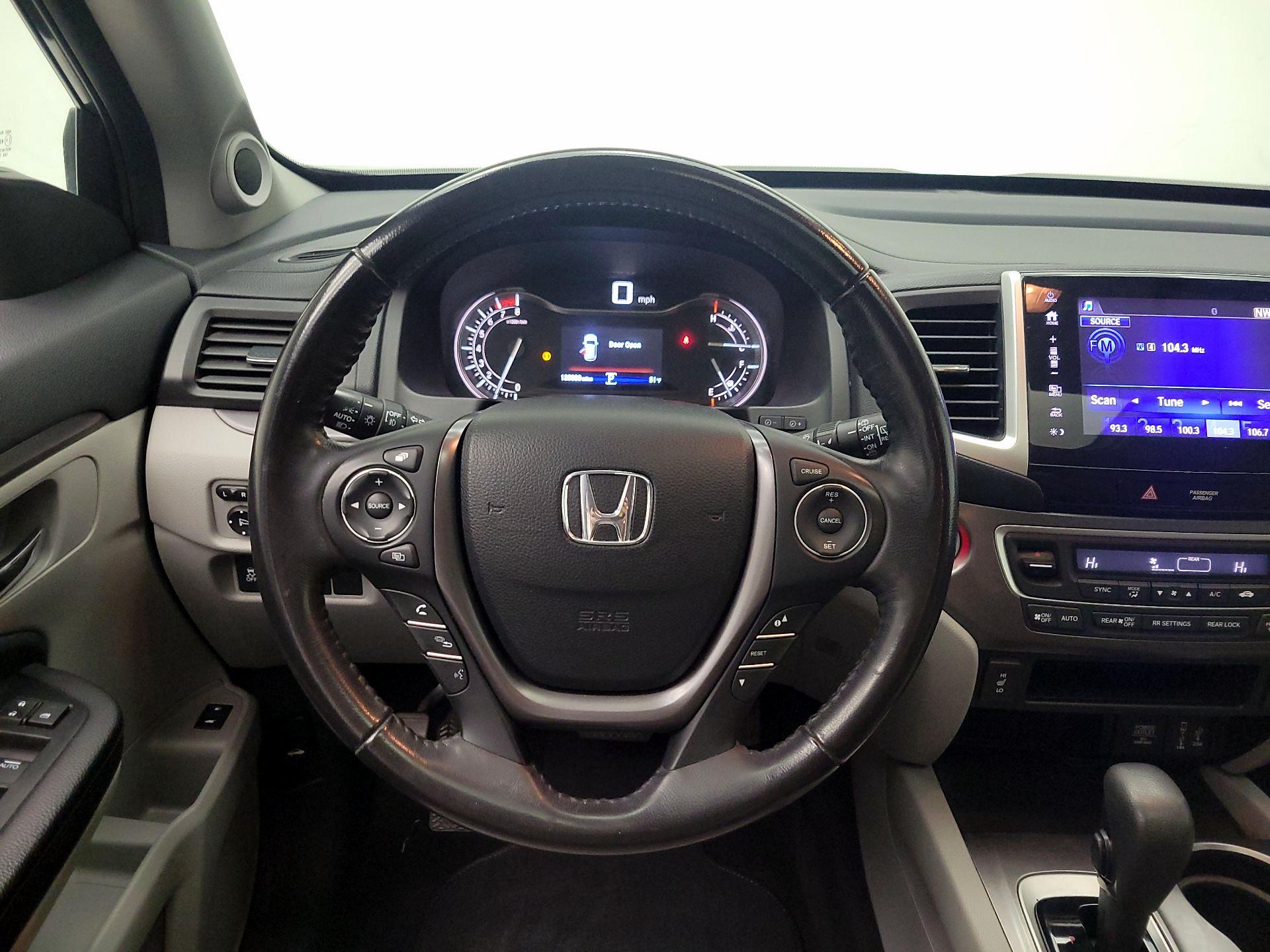 Thumbnail: 2018 Honda Pilot - 10