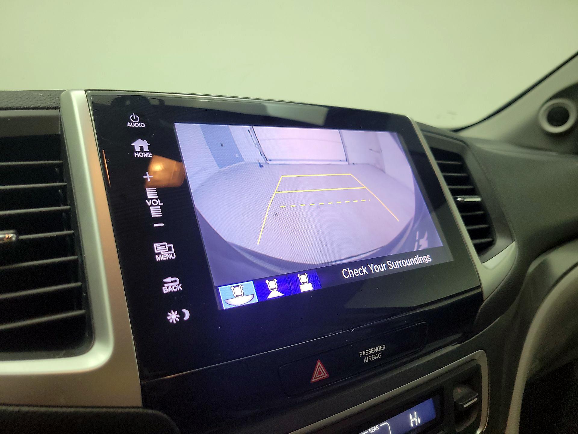 Thumbnail: 2018 Honda Pilot - 14