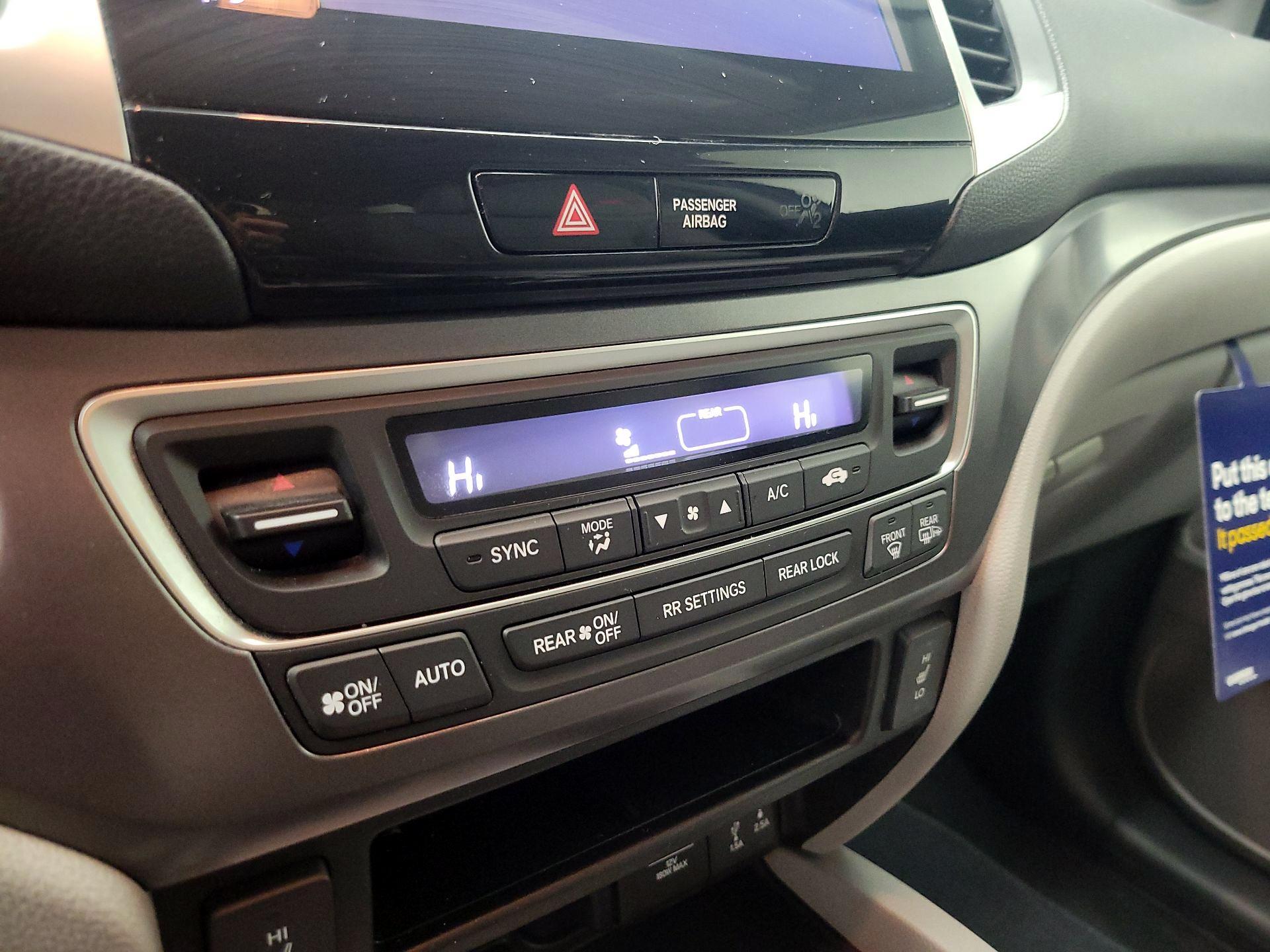 Thumbnail: 2018 Honda Pilot - 16