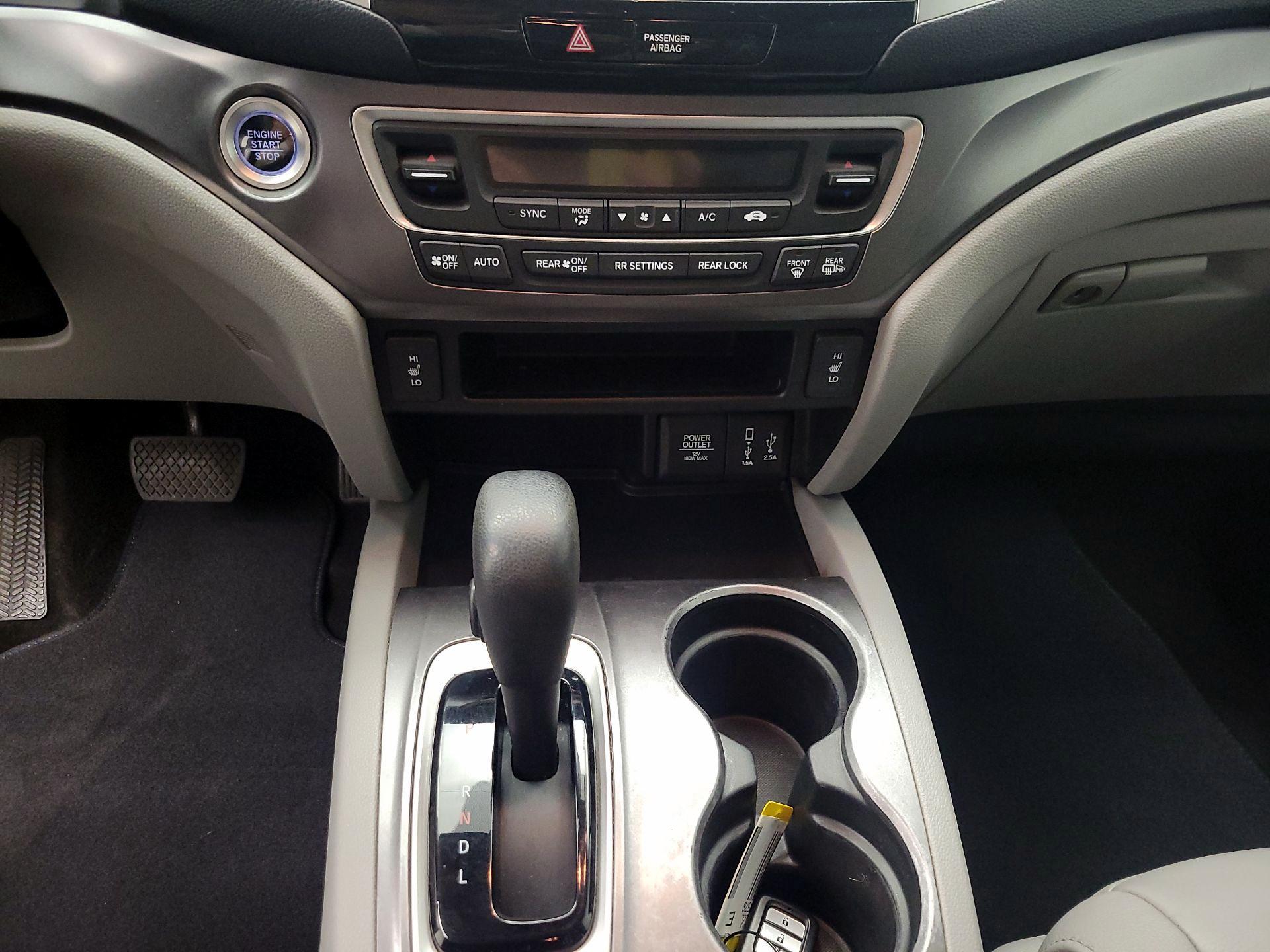 Thumbnail: 2018 Honda Pilot - 17