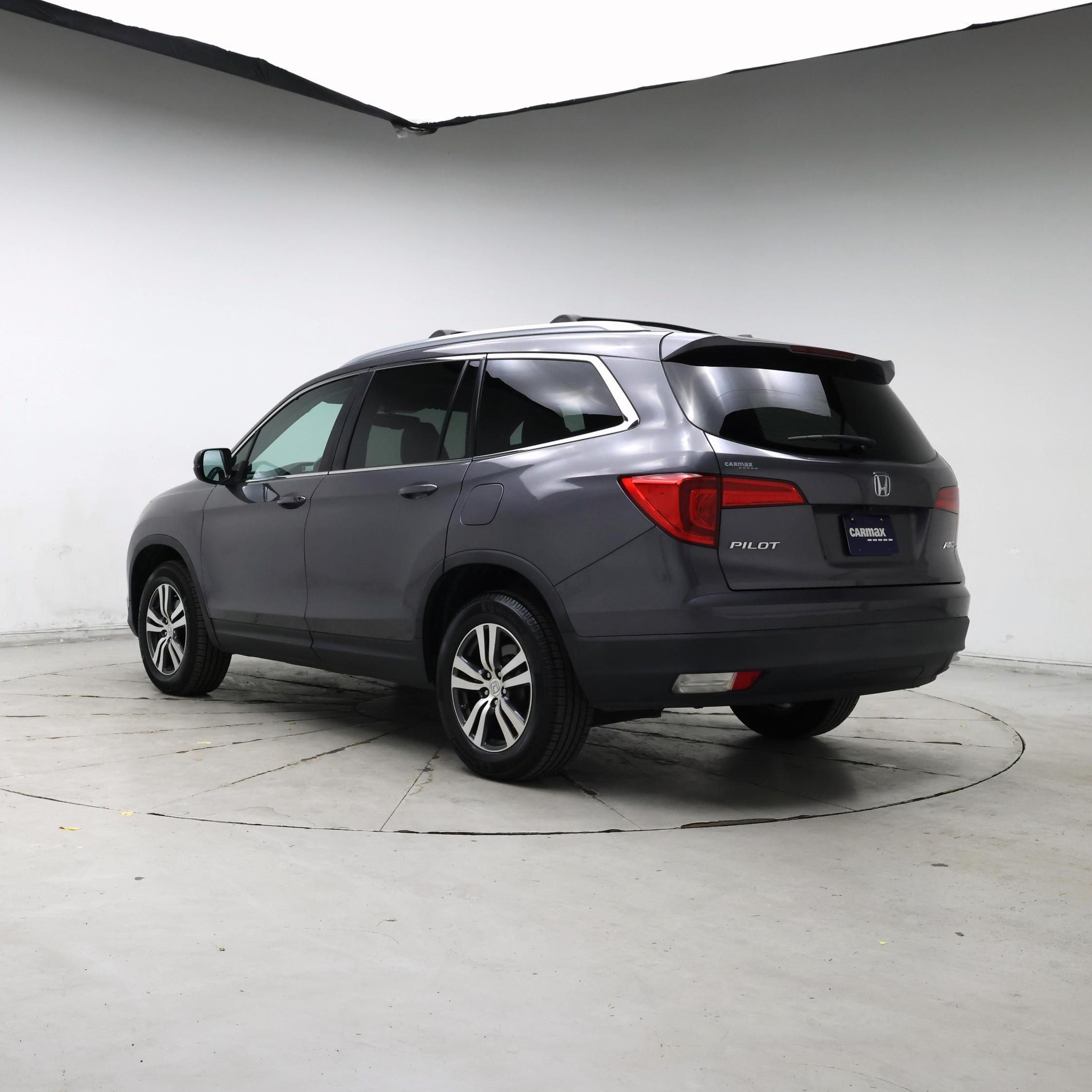 Thumbnail: 2018 Honda Pilot - 2