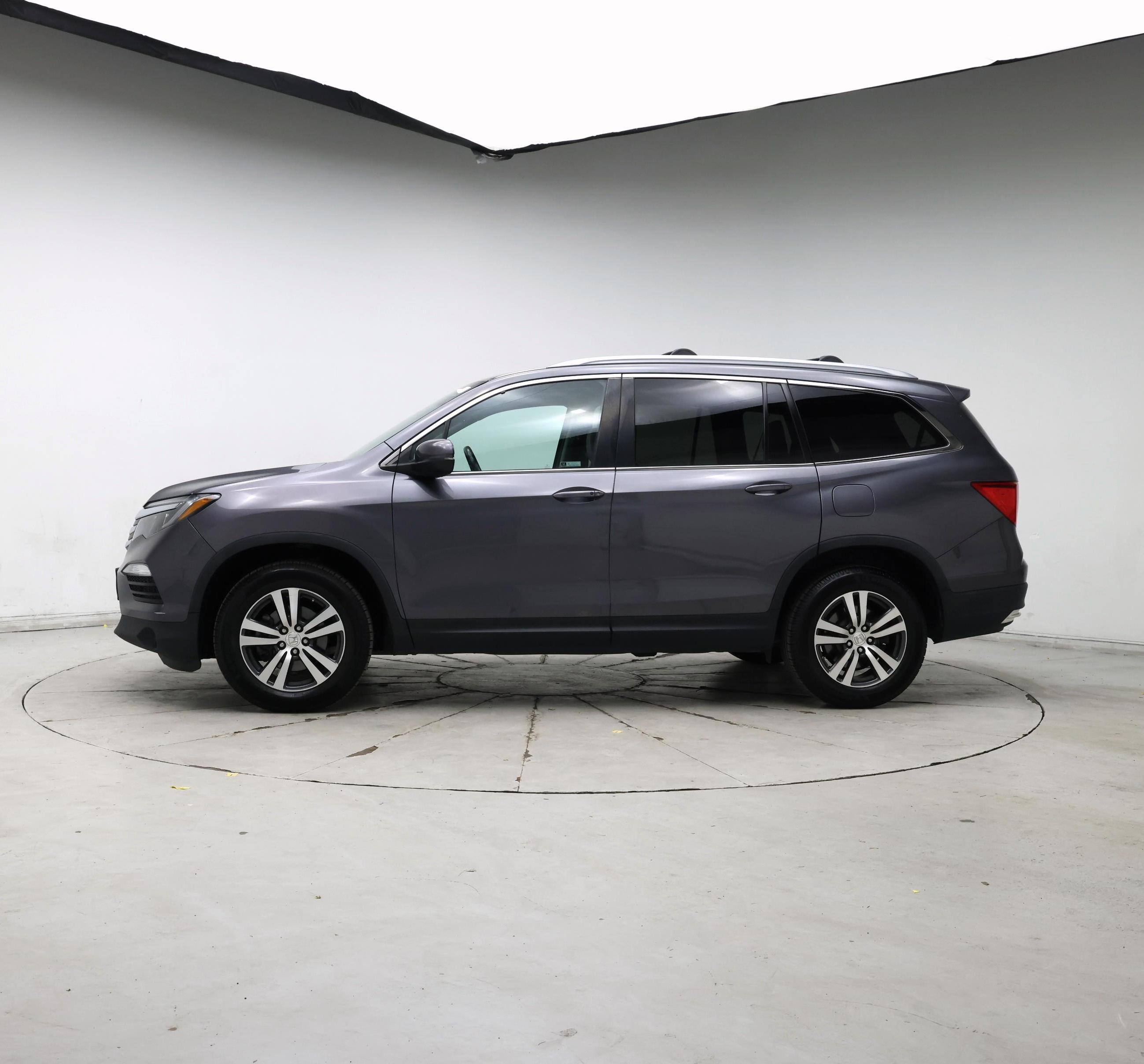 Thumbnail: 2018 Honda Pilot - 3