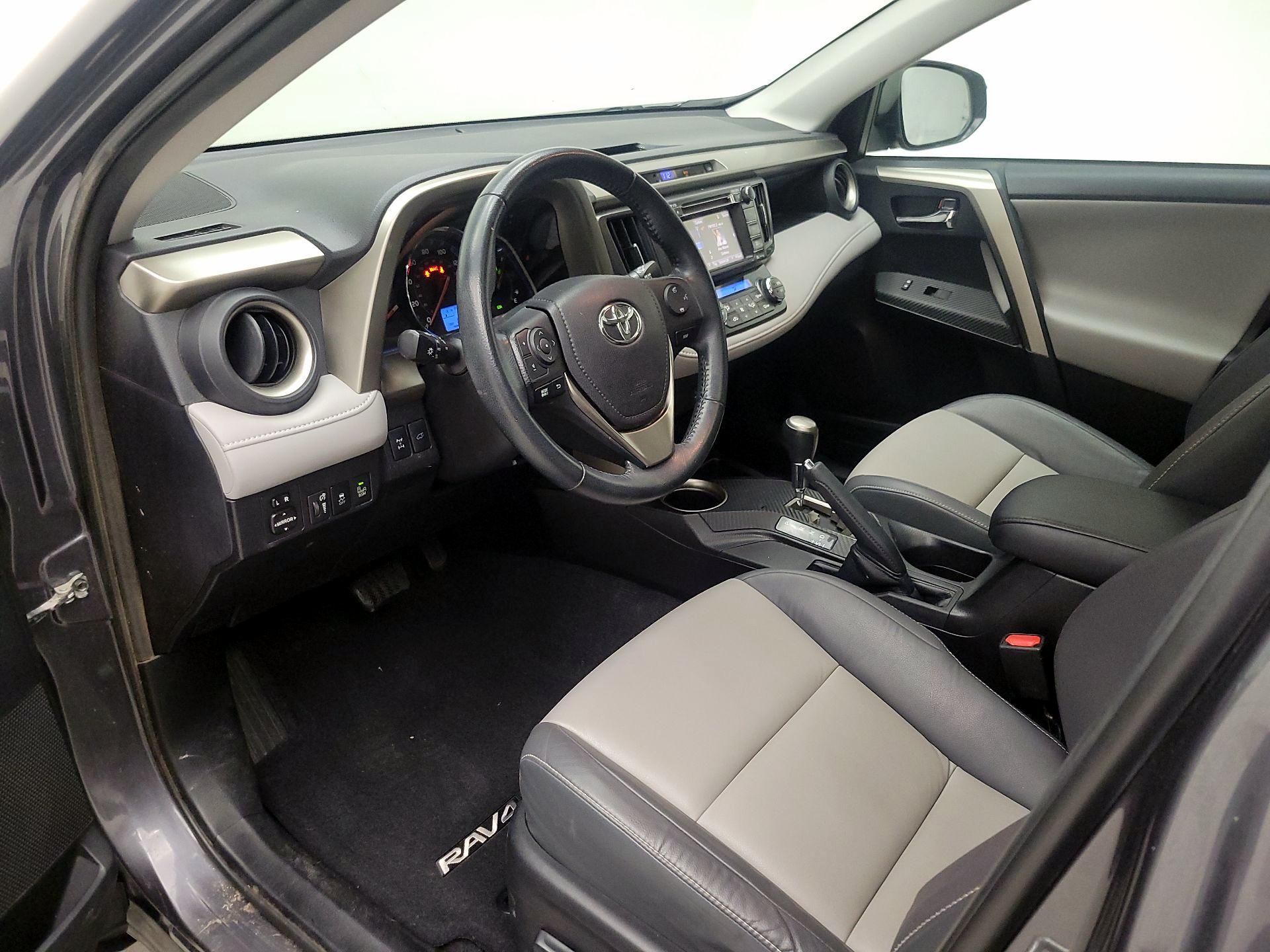 Thumbnail: 2015 Toyota RAV4 - 11