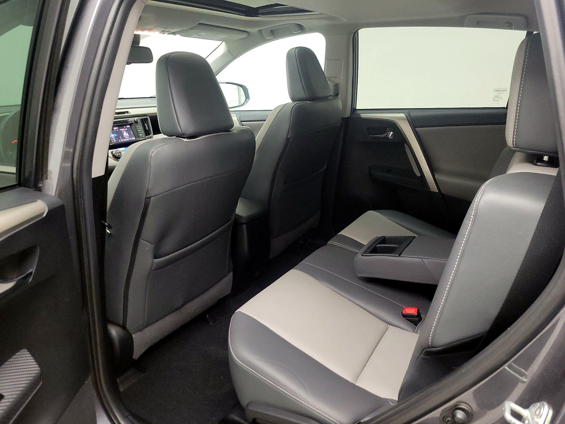 Thumbnail: 2015 Toyota RAV4 - 19