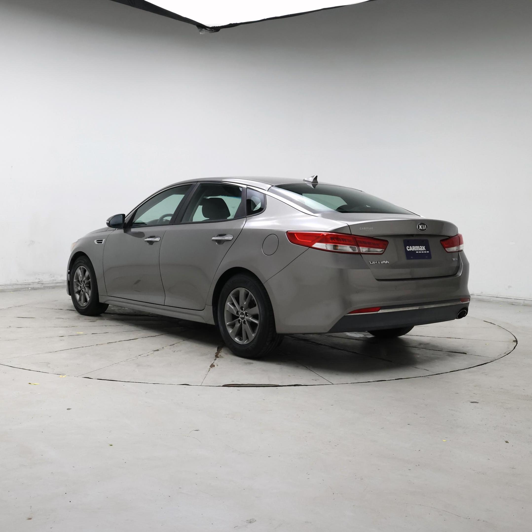 Thumbnail: 2016 Kia Optima - 2