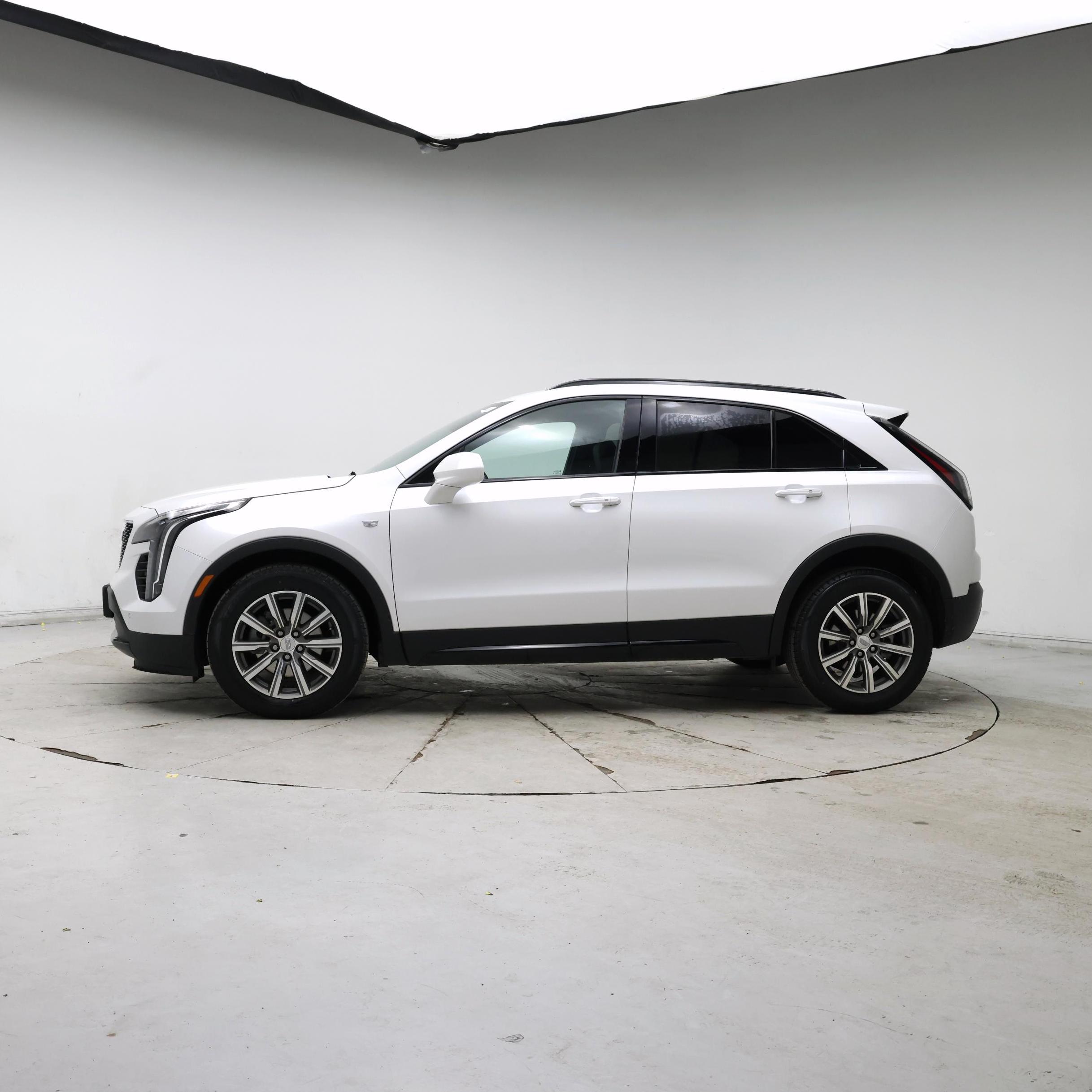Thumbnail: 2020 Cadillac XT4 - 3