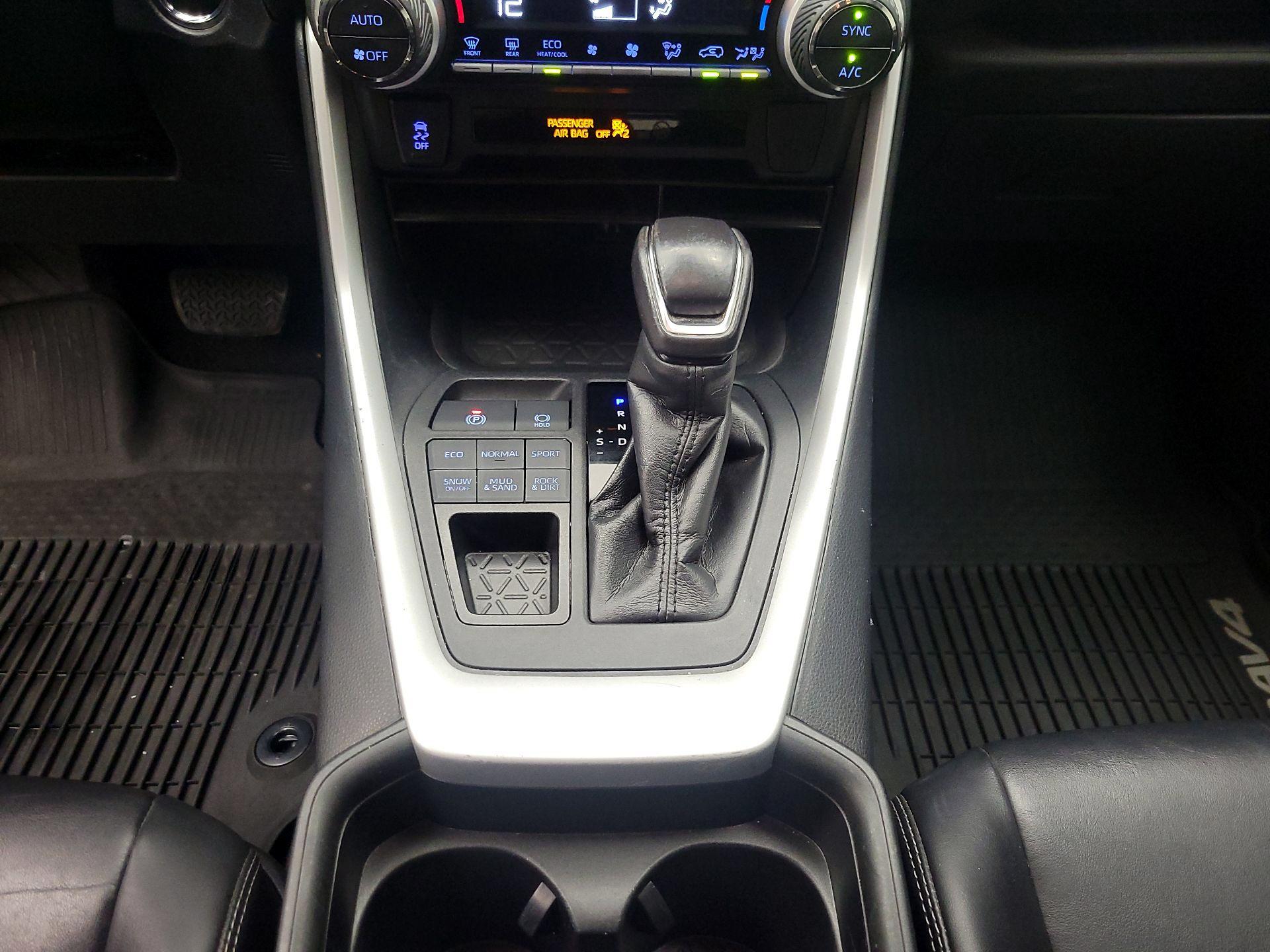 Thumbnail: 2019 Toyota RAV4 - 17