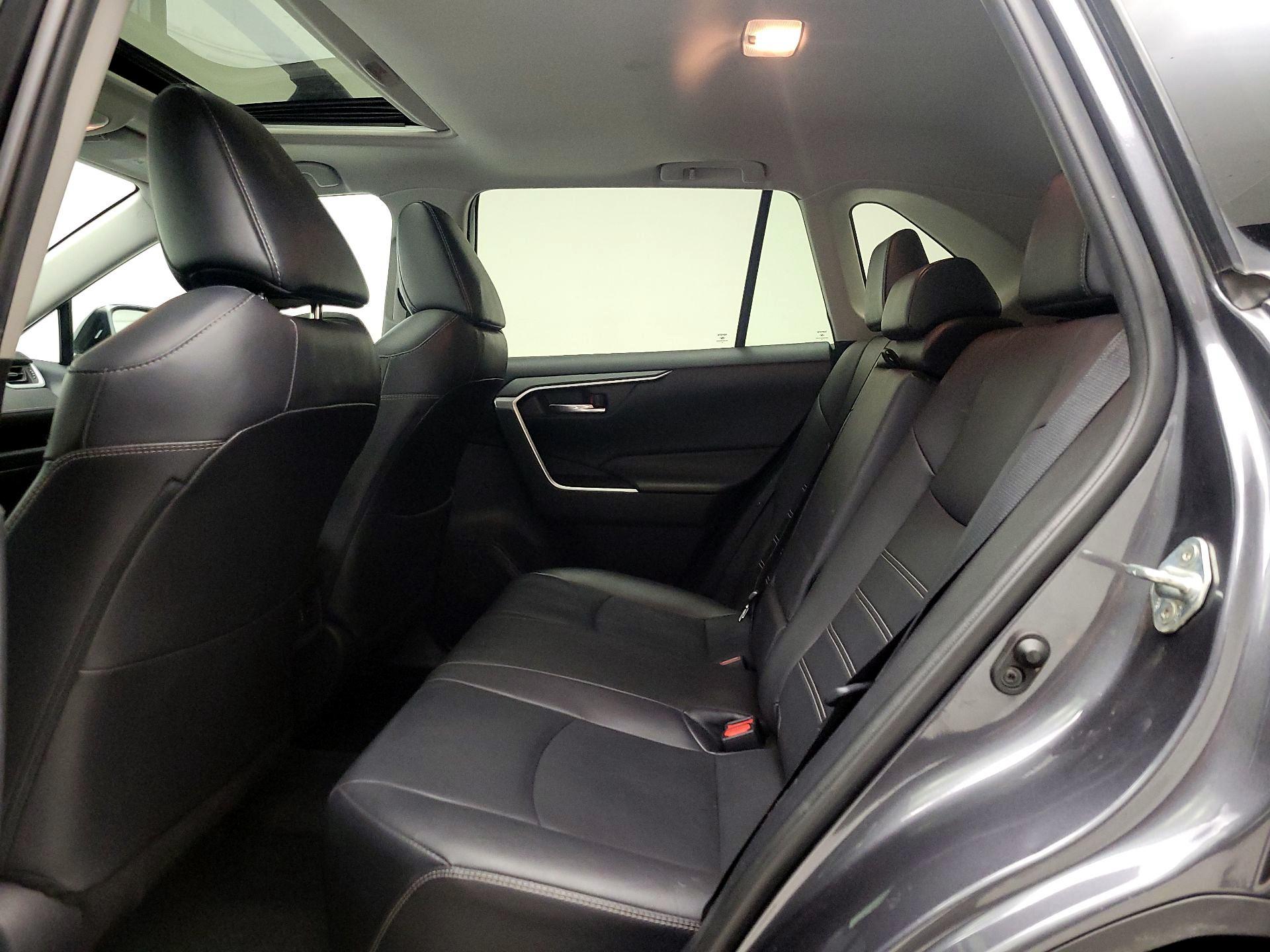 Thumbnail: 2019 Toyota RAV4 - 20