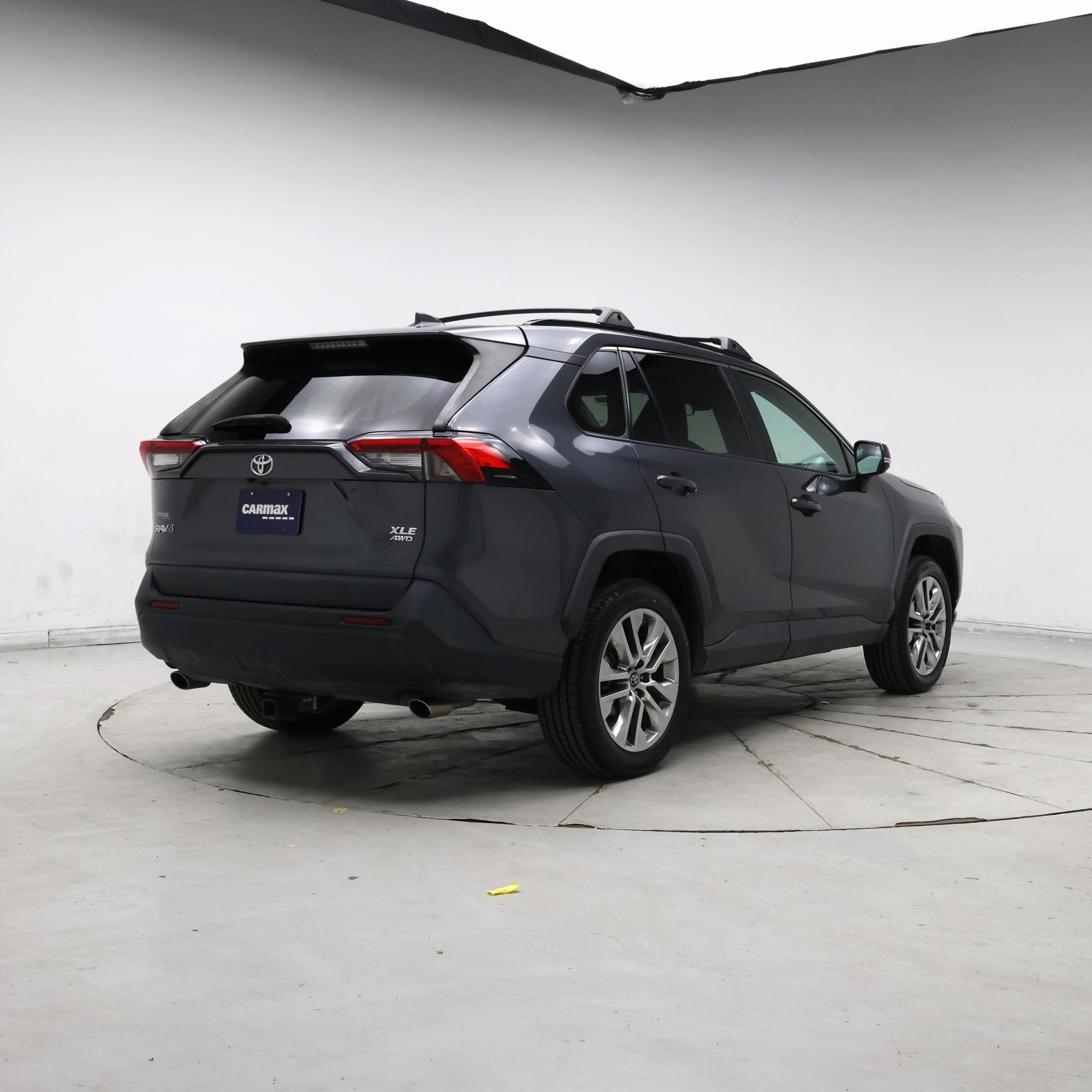 Thumbnail: 2019 Toyota RAV4 - 8