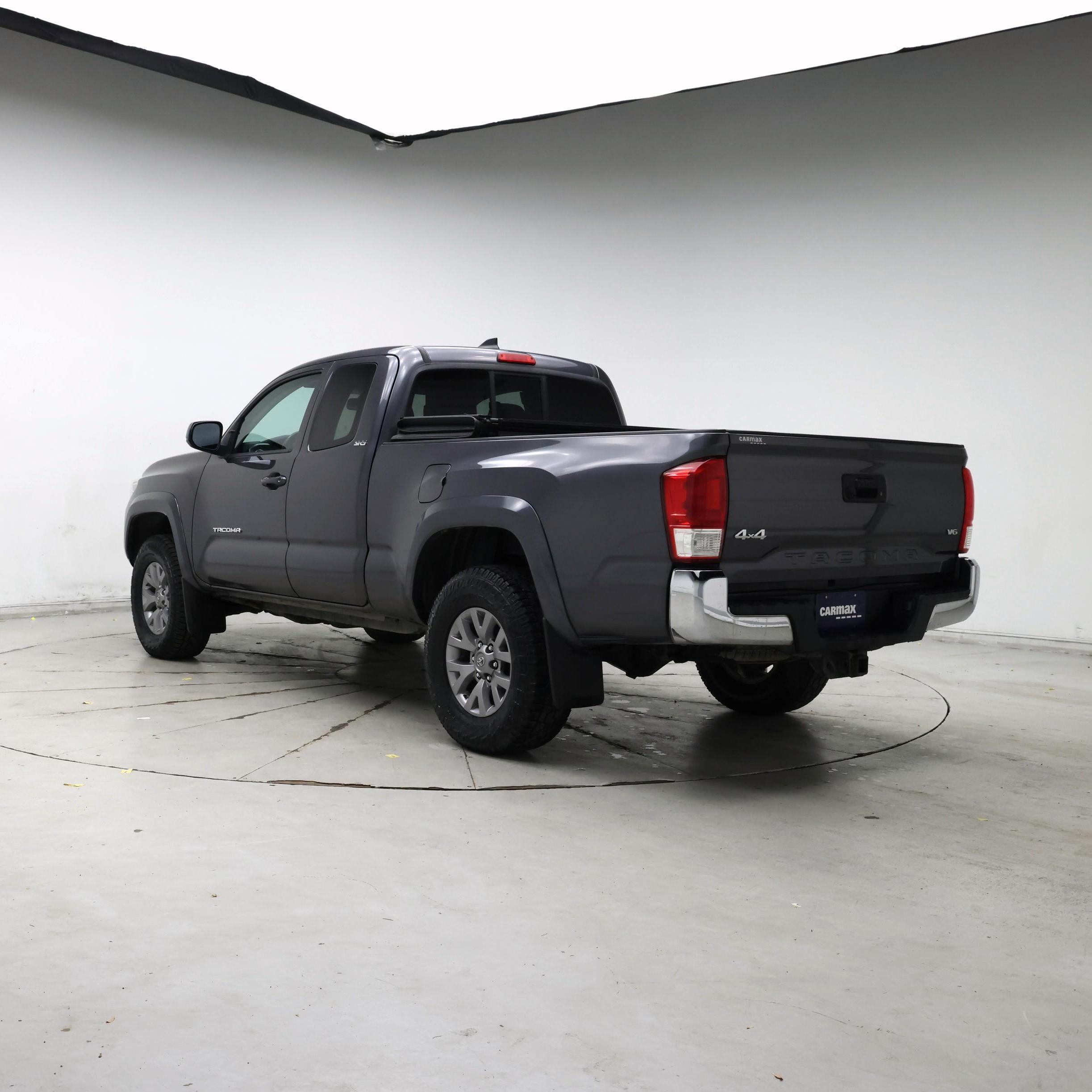 Thumbnail: 2017 Toyota Tacoma - 2