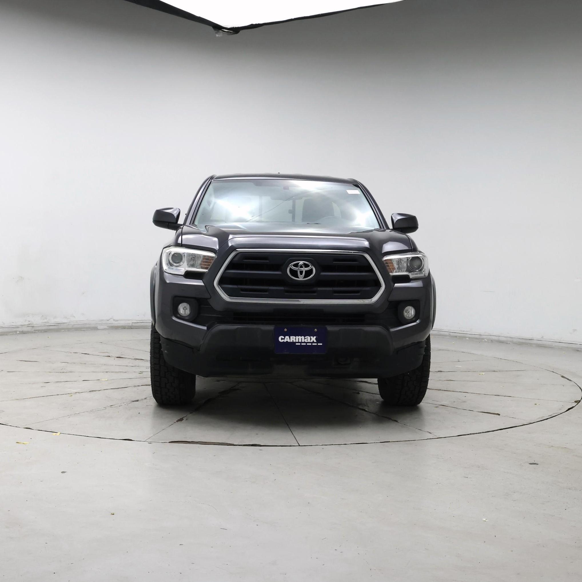 Thumbnail: 2017 Toyota Tacoma - 5