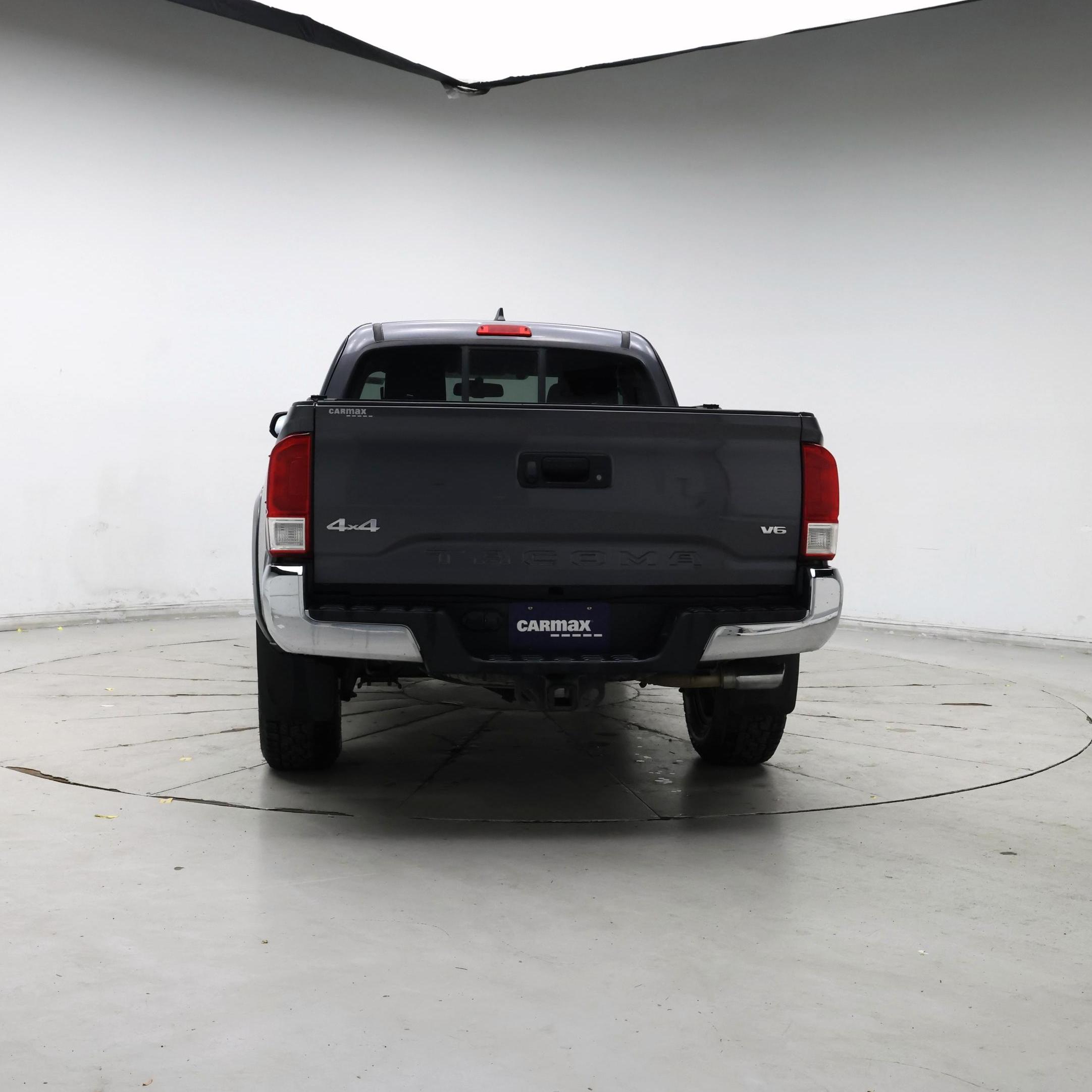 Thumbnail: 2017 Toyota Tacoma - 6