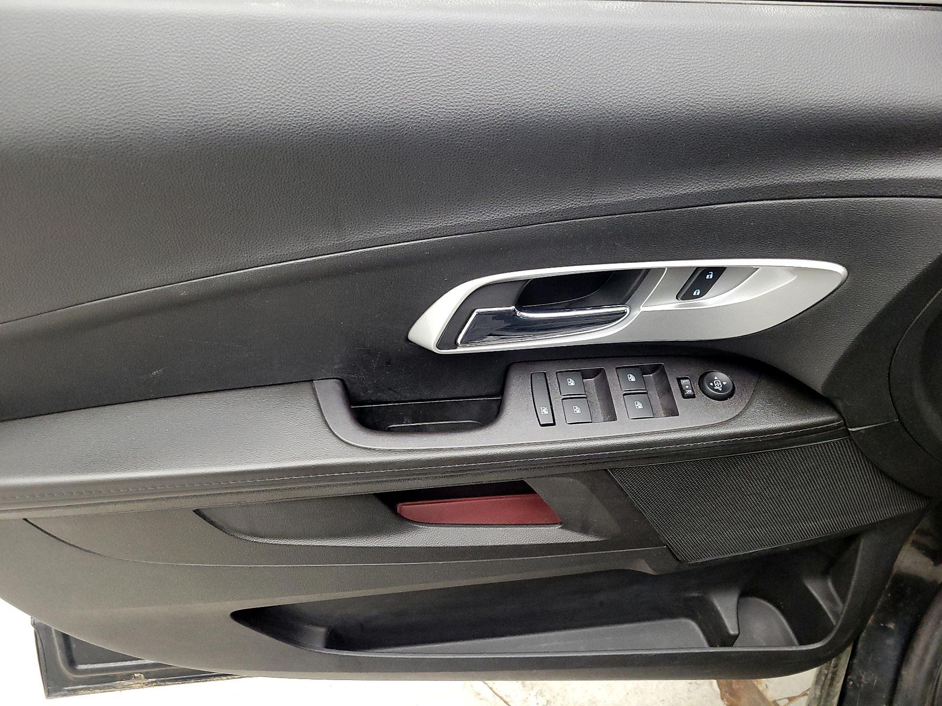 Thumbnail: 2017 Chevrolet Equinox - 12