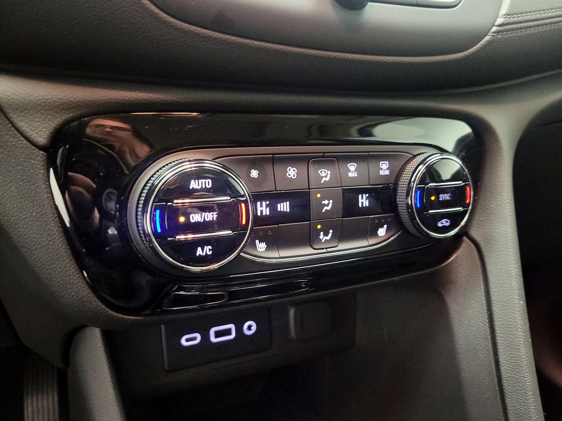 Thumbnail: 2022 Buick Encore GX - 16