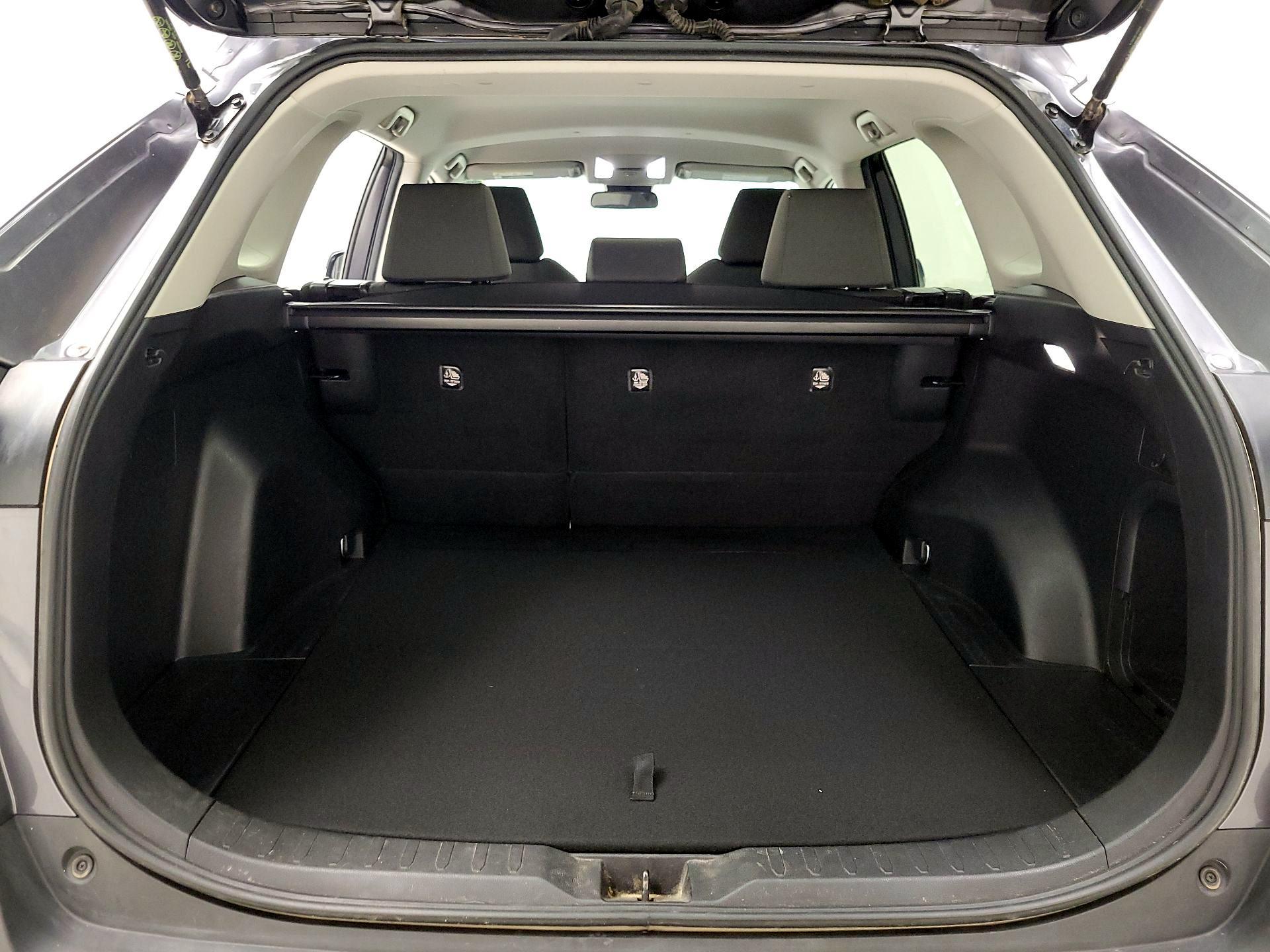 Thumbnail: 2022 Toyota RAV4 - 20