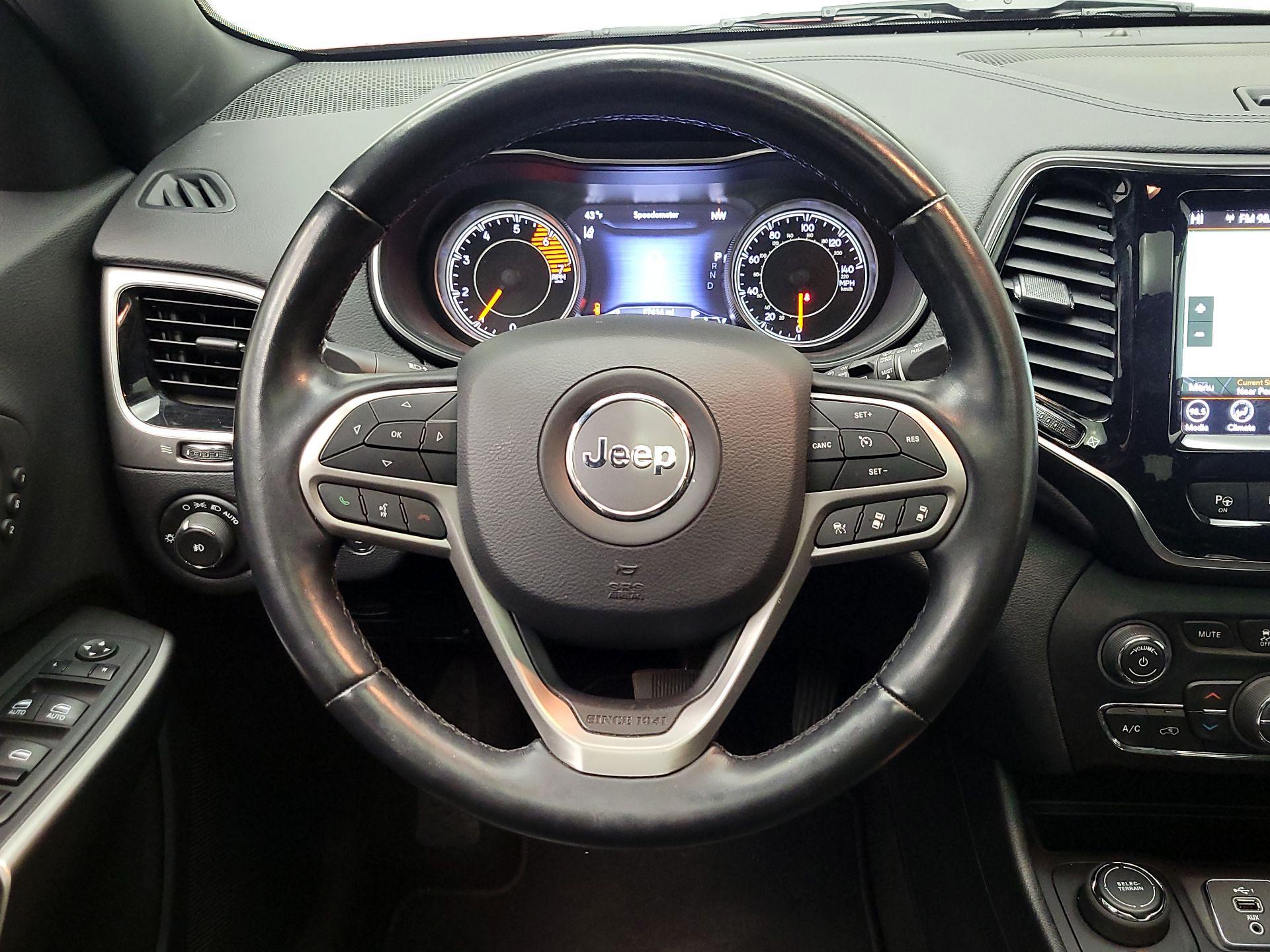 Thumbnail: 2020 Jeep Cherokee - 10