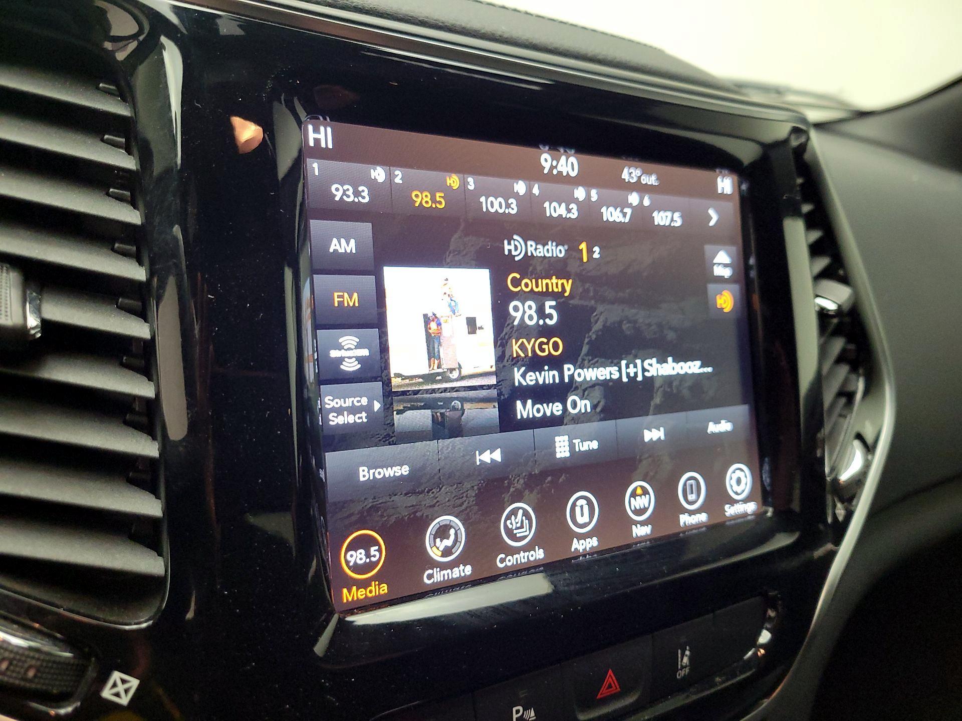 Thumbnail: 2020 Jeep Cherokee - 16