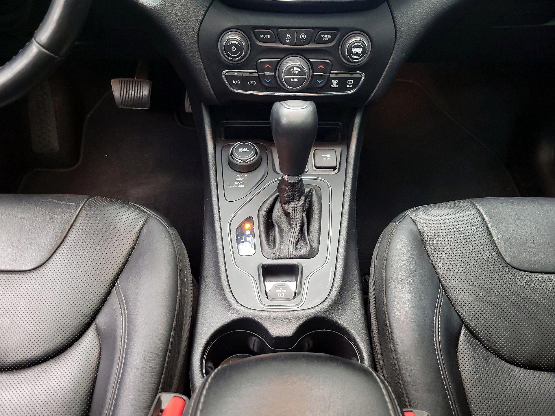 Thumbnail: 2020 Jeep Cherokee - 18