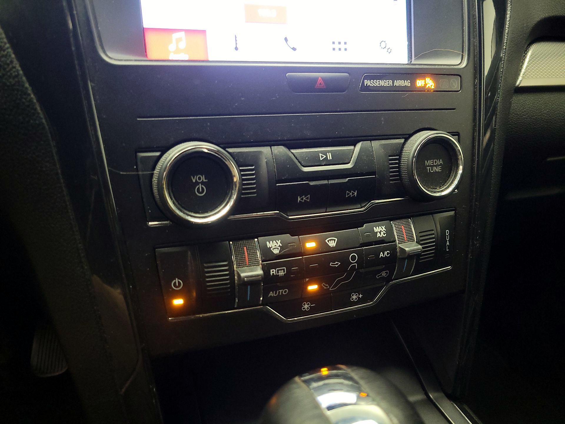 Thumbnail: 2019 Ford Explorer - 16