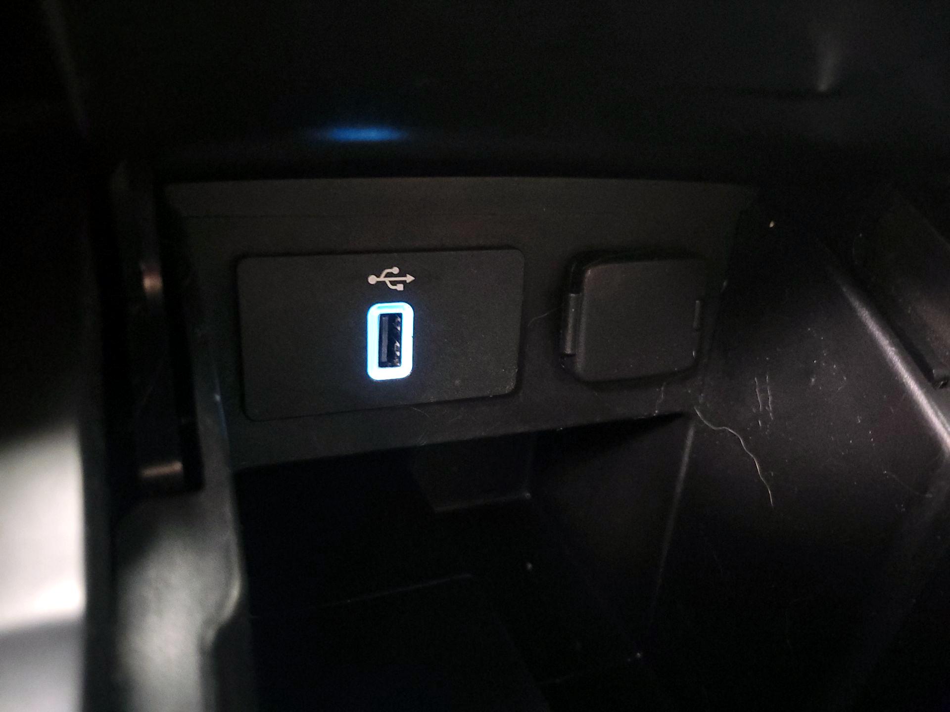 Thumbnail: 2019 Ford Explorer - 18