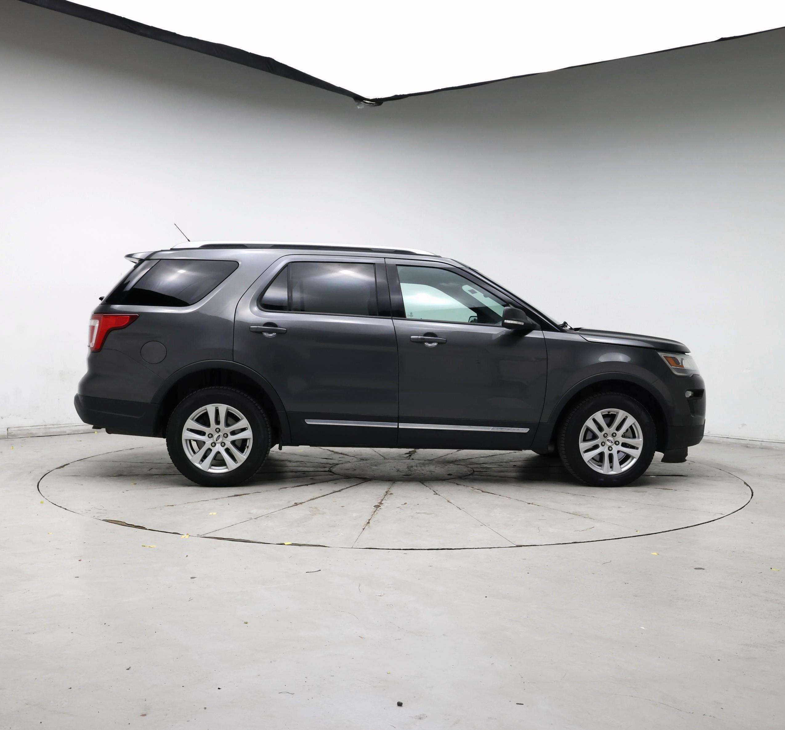 Thumbnail: 2019 Ford Explorer - 7