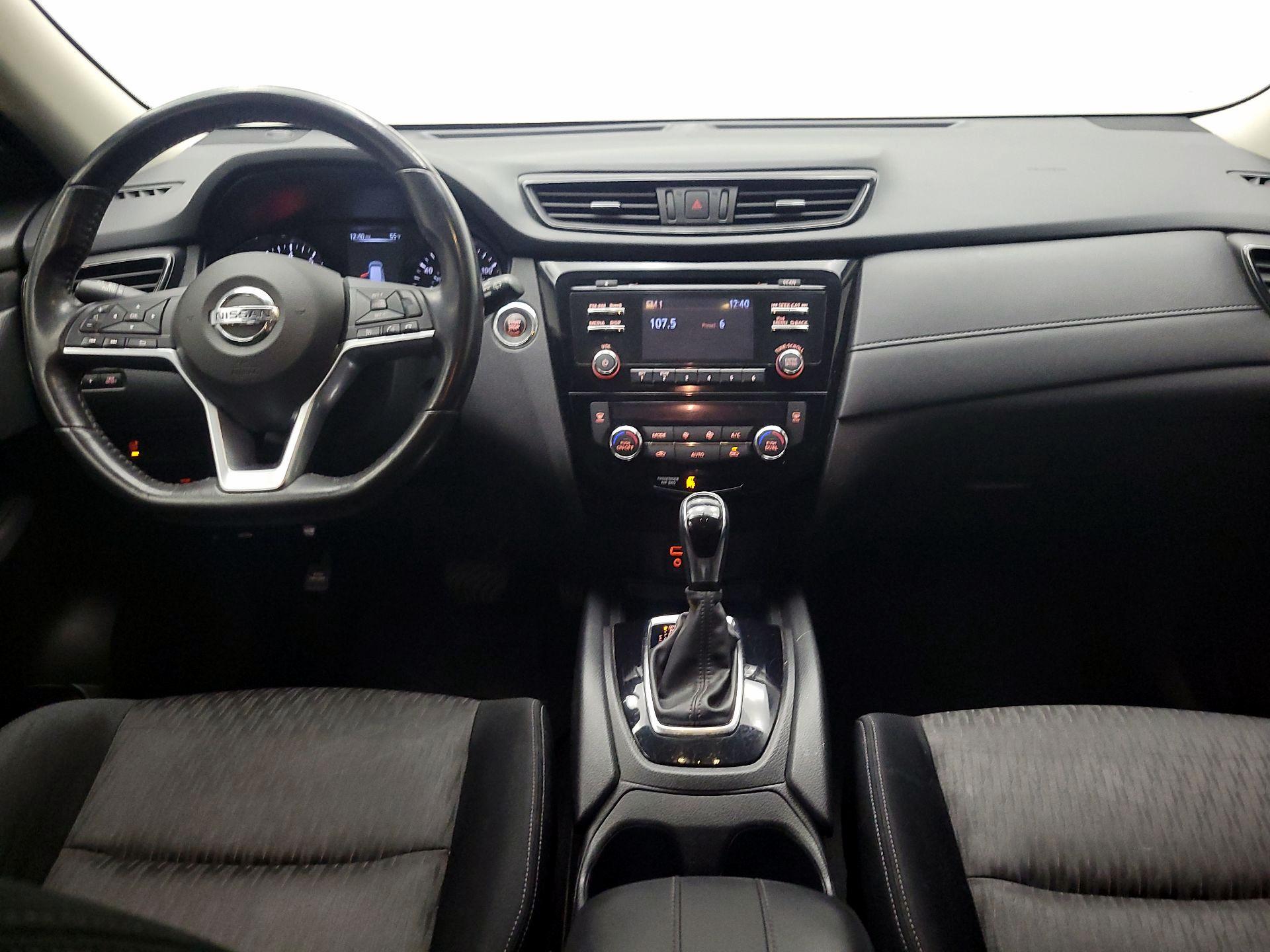 Thumbnail: 2017 Nissan Rogue - 9