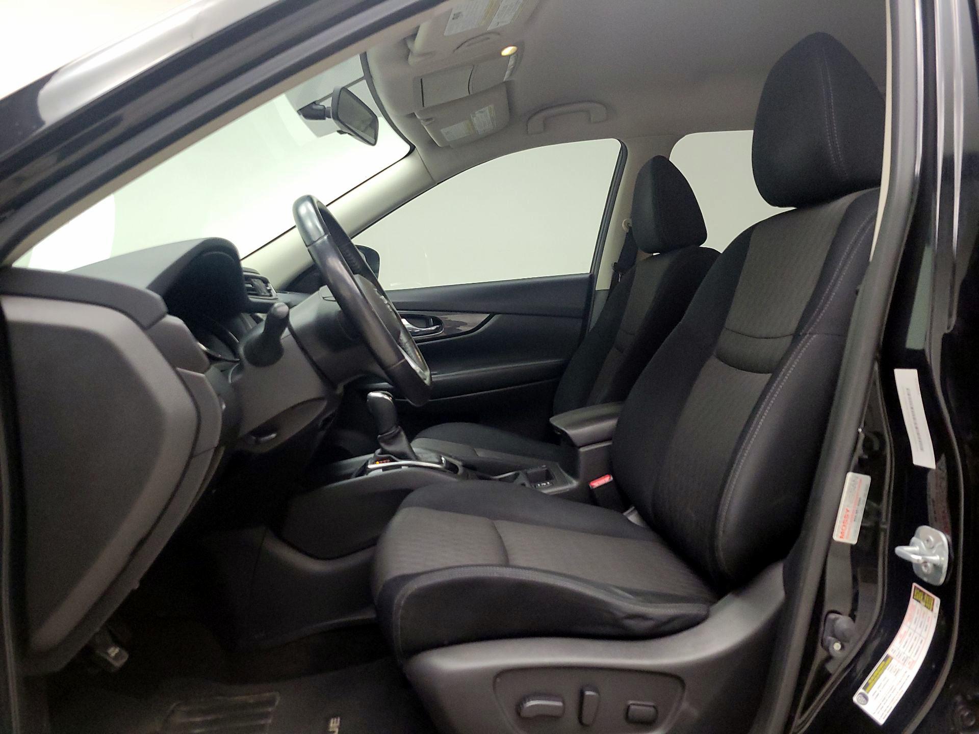 Thumbnail: 2017 Nissan Rogue - 11