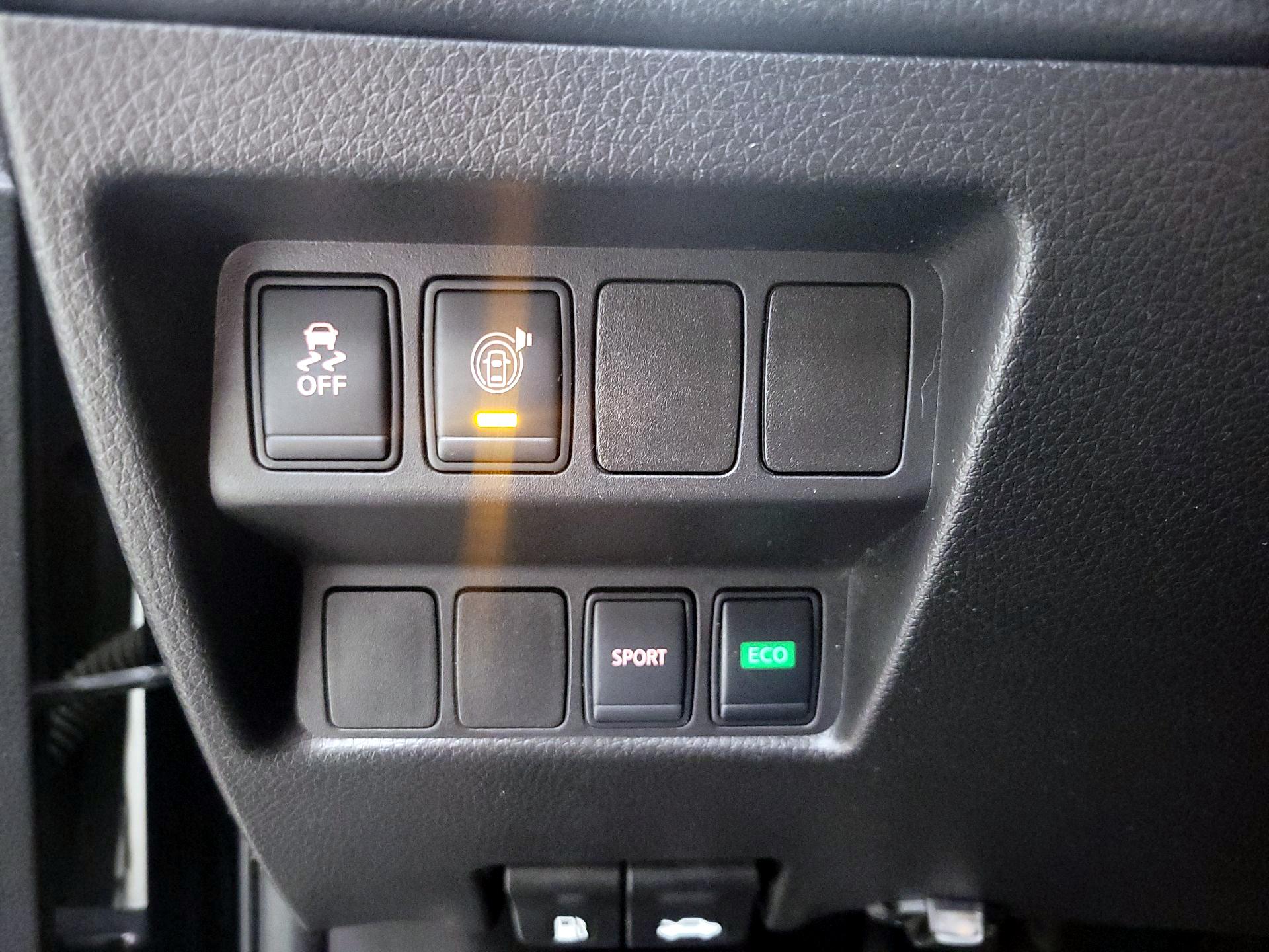 Thumbnail: 2017 Nissan Rogue - 13