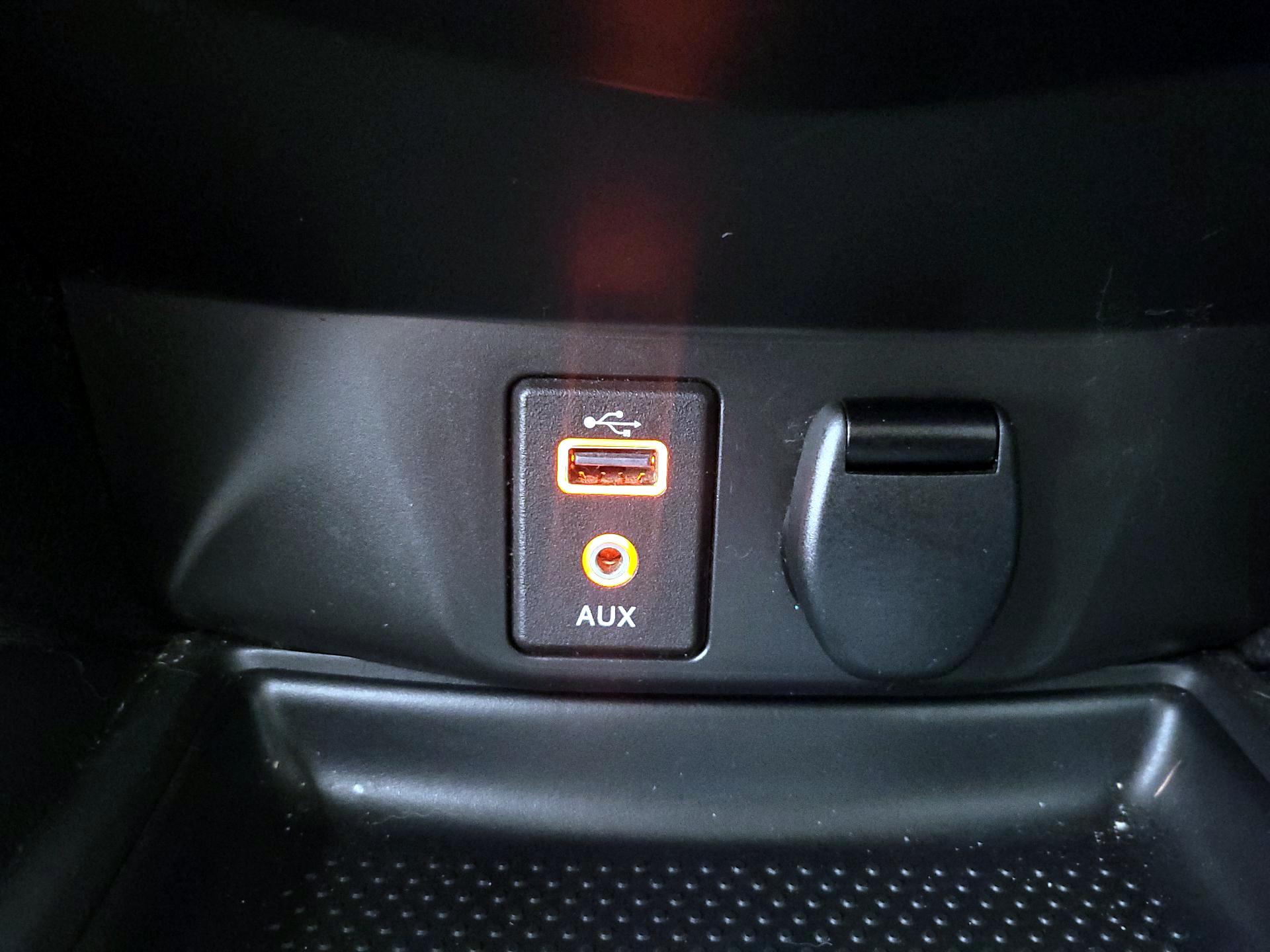 Thumbnail: 2017 Nissan Rogue - 18