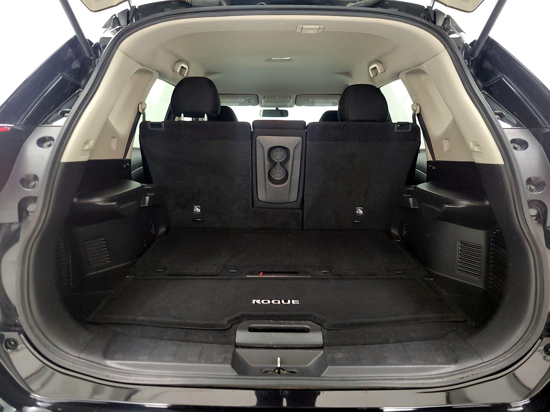 Thumbnail: 2017 Nissan Rogue - 20