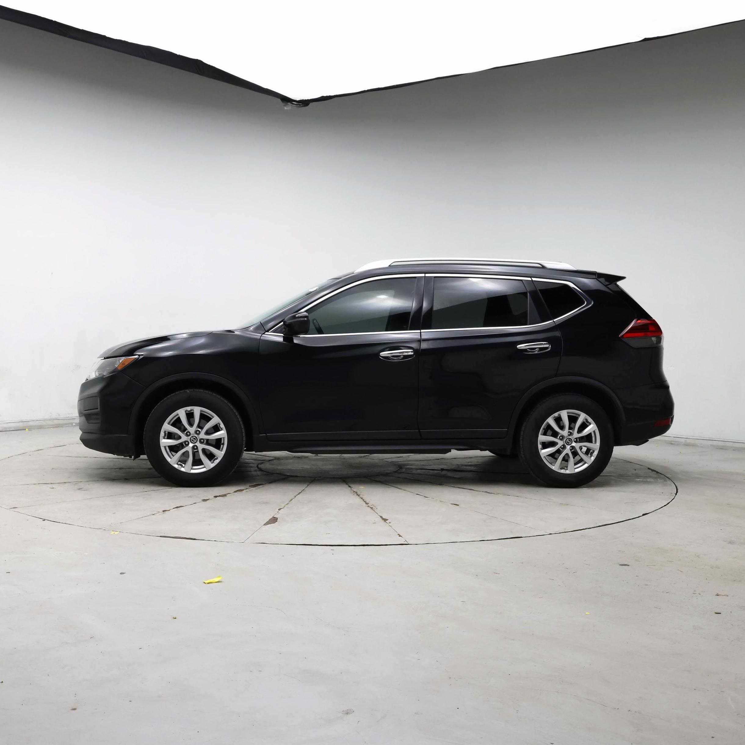 Thumbnail: 2017 Nissan Rogue - 3