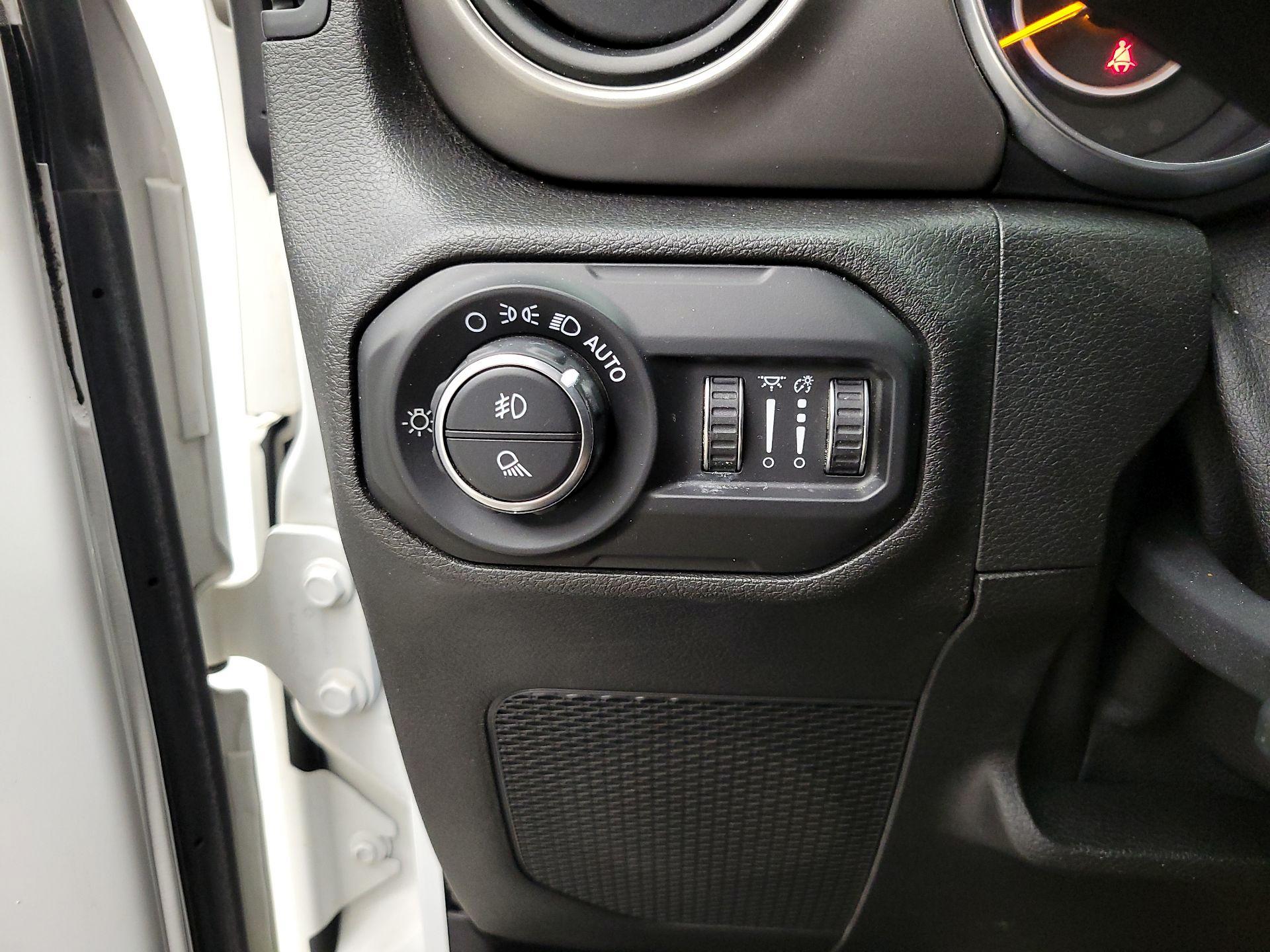 Thumbnail: 2020 Jeep Gladiator - 13