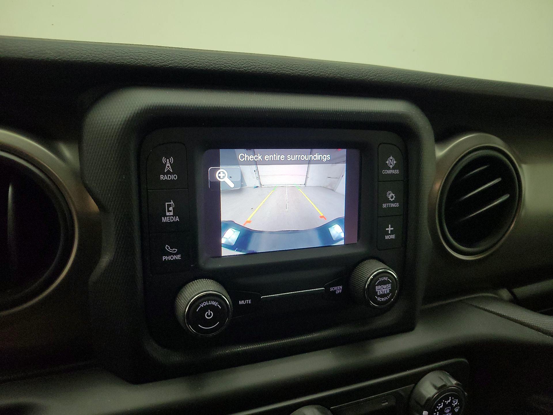 Thumbnail: 2020 Jeep Gladiator - 15