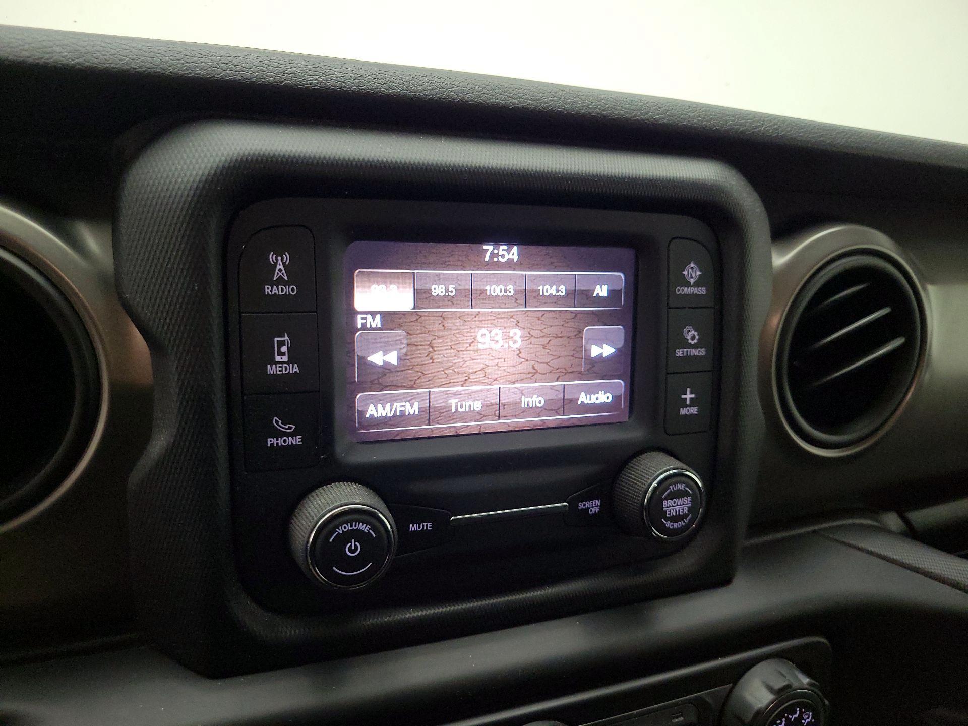 Thumbnail: 2020 Jeep Gladiator - 16