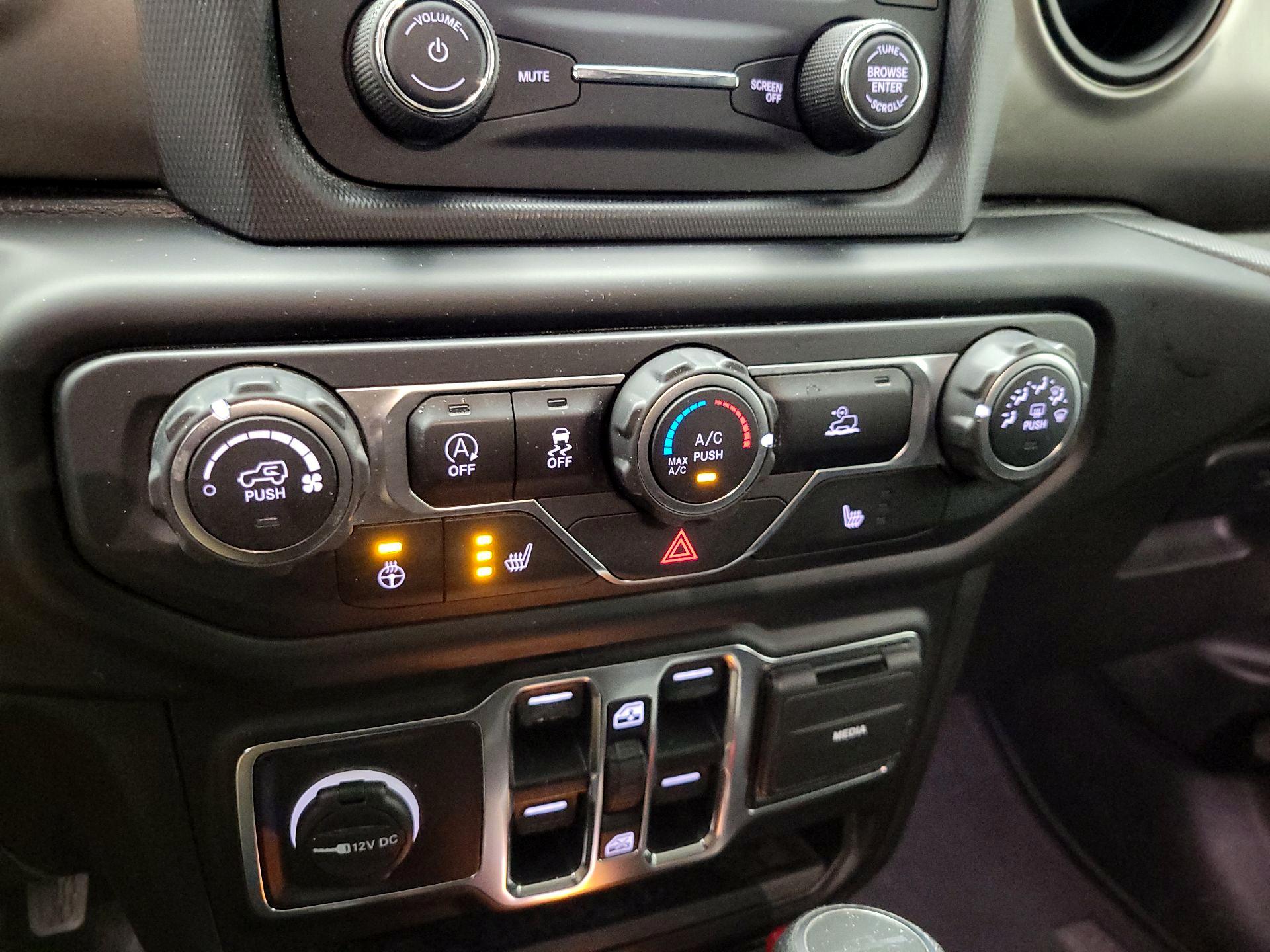 Thumbnail: 2020 Jeep Gladiator - 17