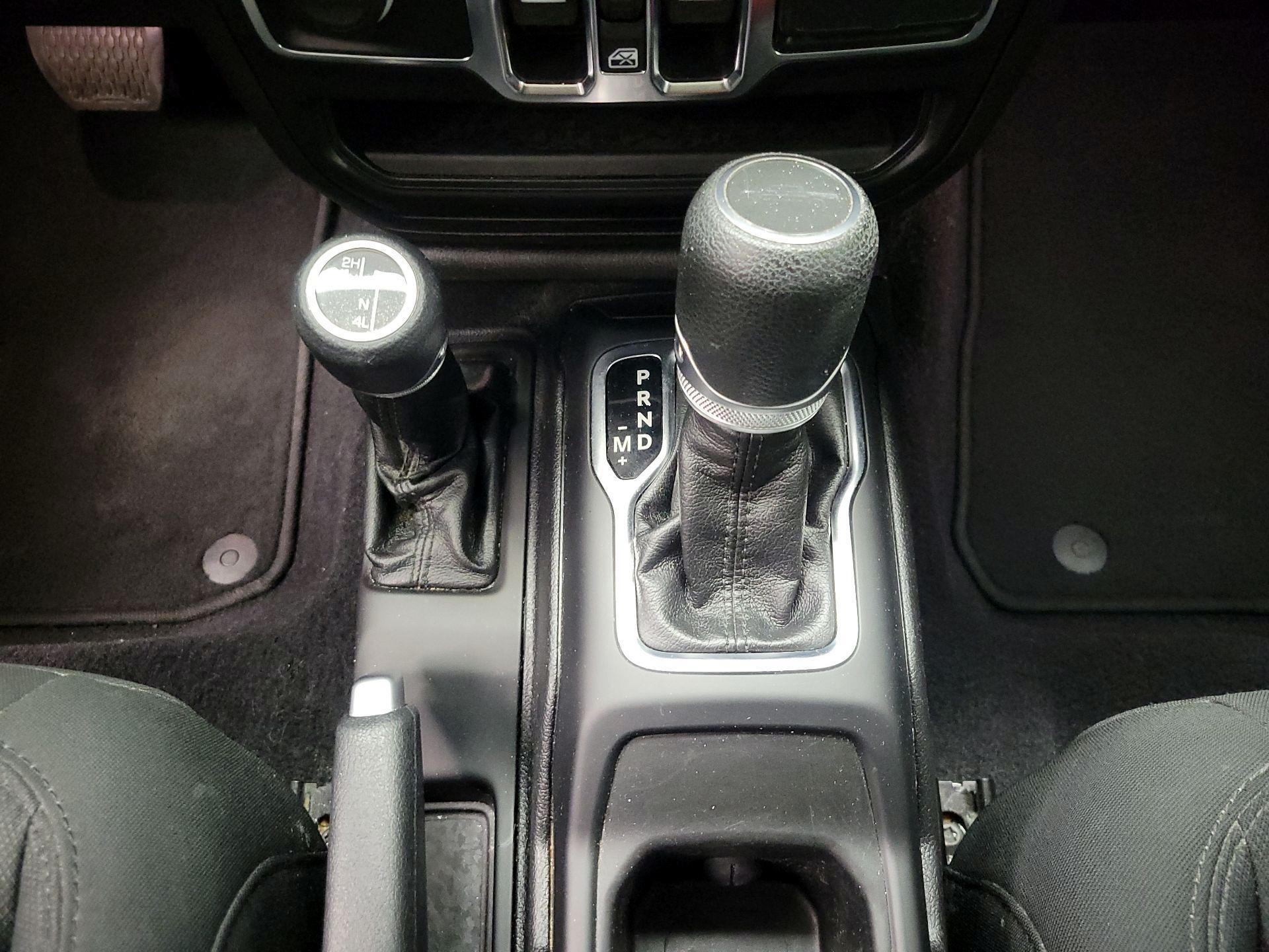 Thumbnail: 2020 Jeep Gladiator - 18