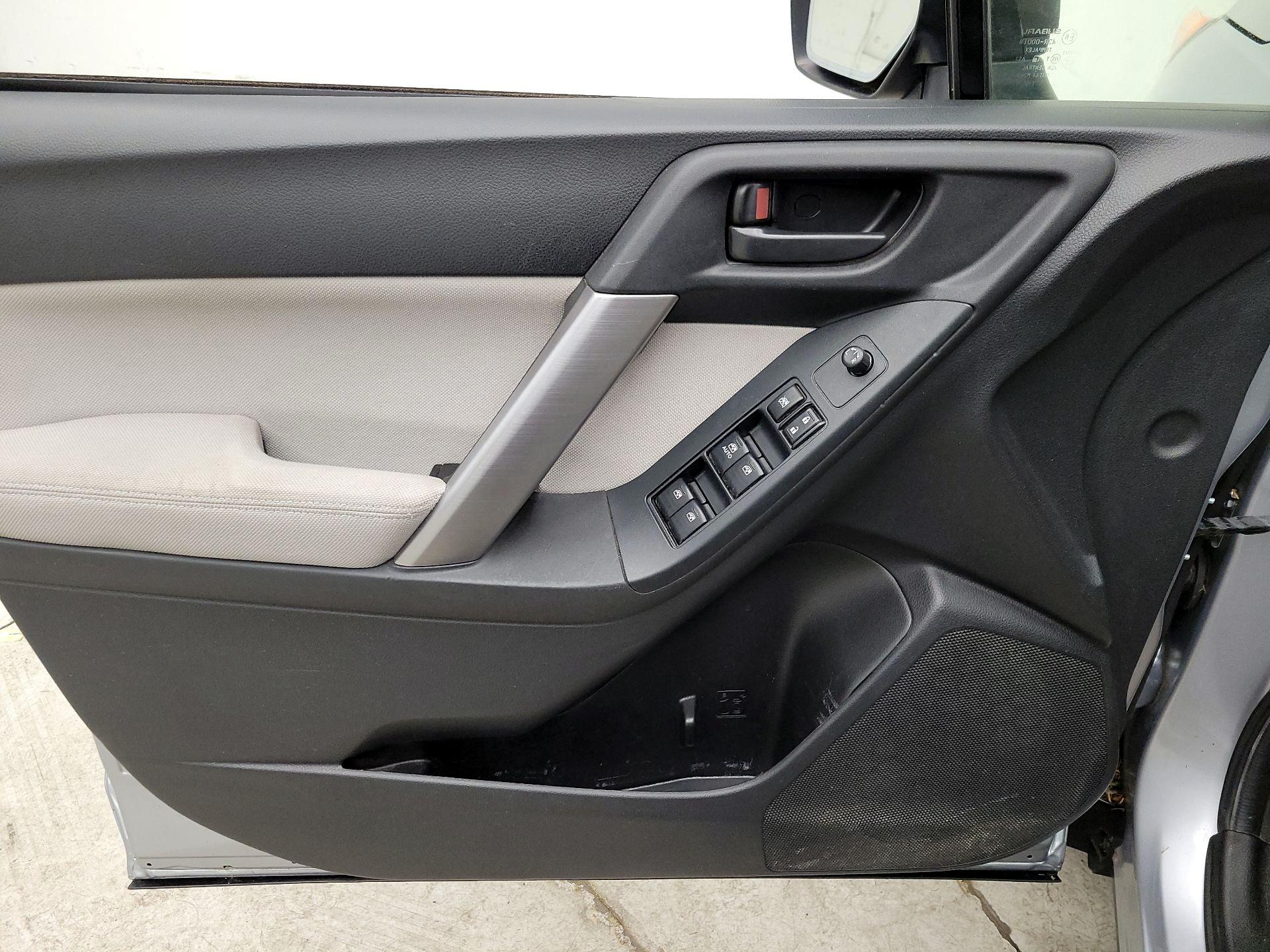 Thumbnail: 2015 Subaru Forester - 12