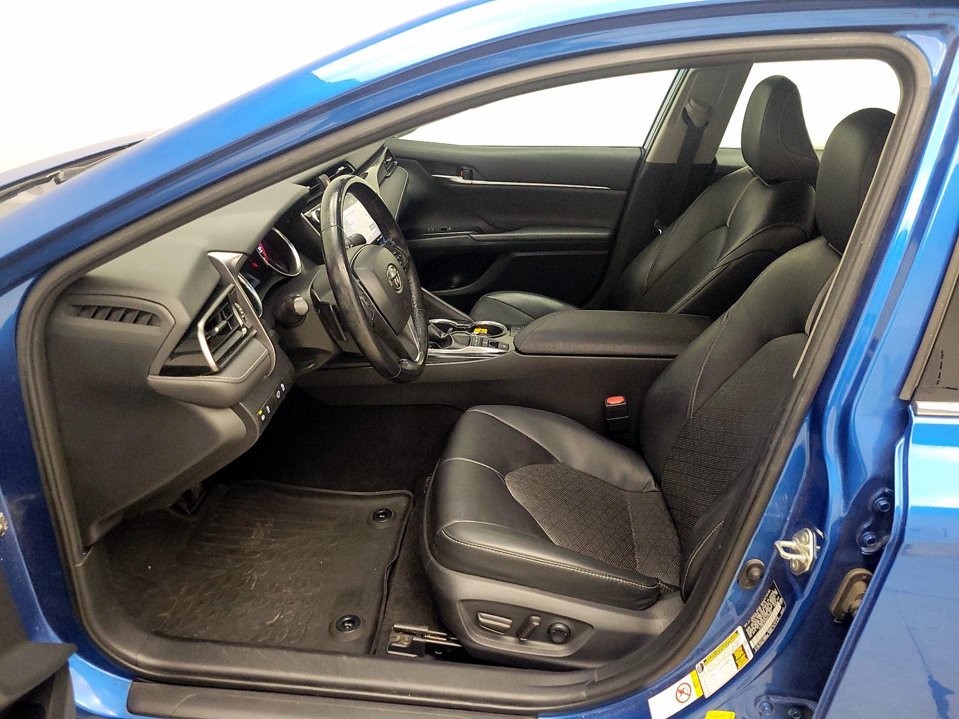 Thumbnail: 2019 Toyota Camry - 11