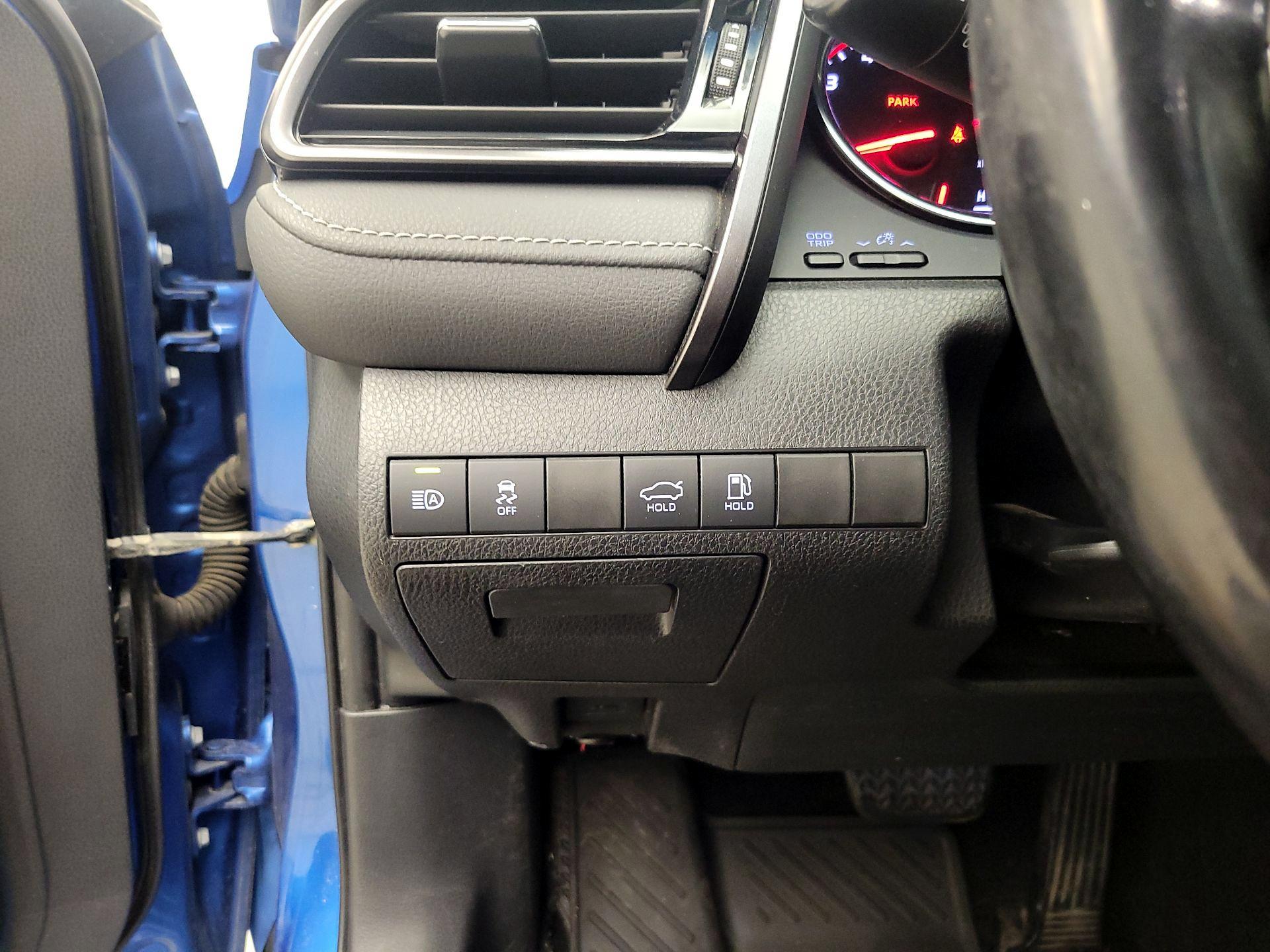 Thumbnail: 2019 Toyota Camry - 13