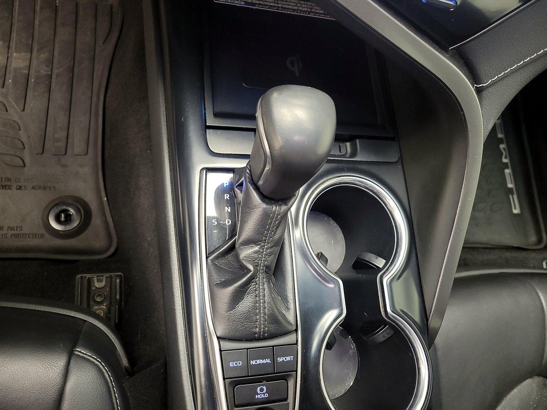 Thumbnail: 2019 Toyota Camry - 17