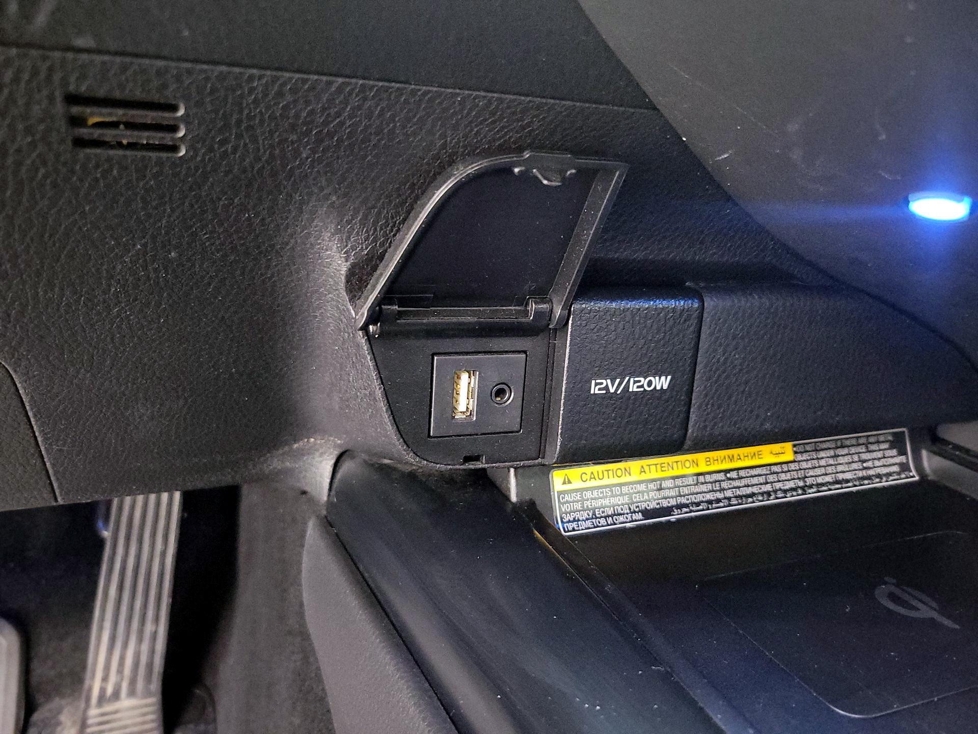 Thumbnail: 2019 Toyota Camry - 18