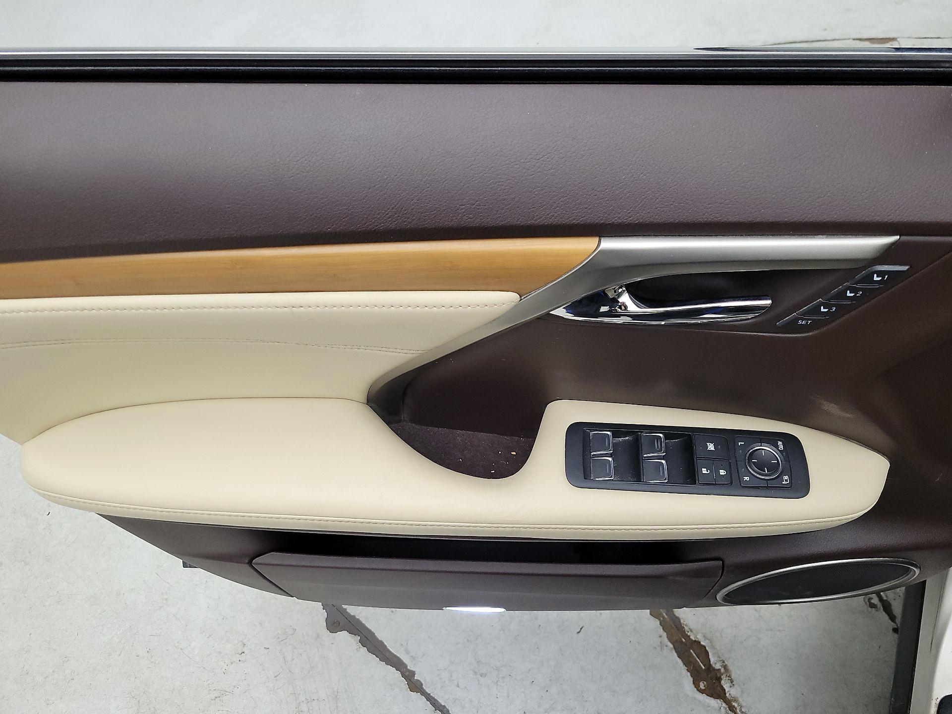 Thumbnail: 2017 Lexus RX - 12