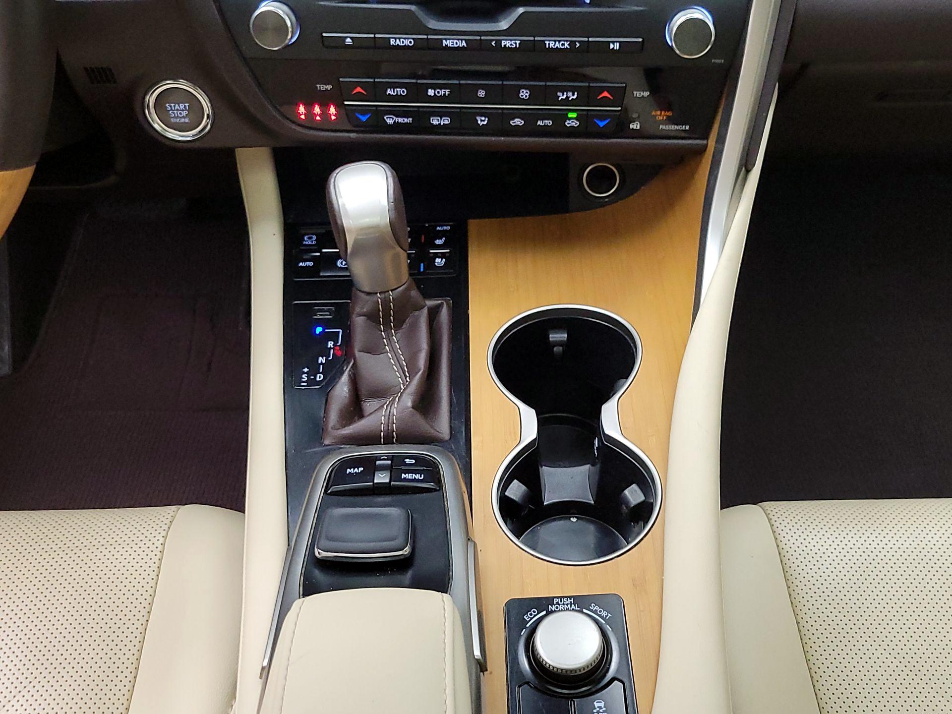 Thumbnail: 2017 Lexus RX - 18