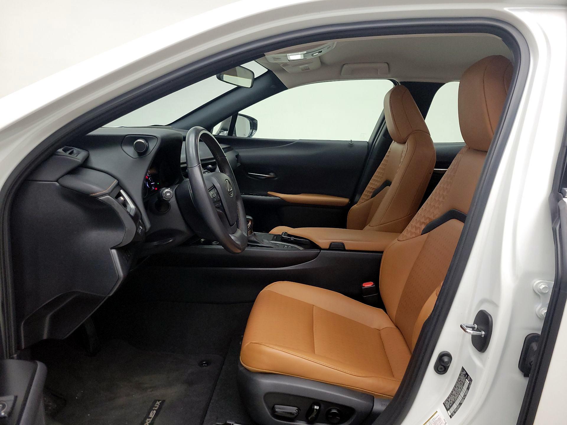 Thumbnail: 2021 Lexus UX - 11